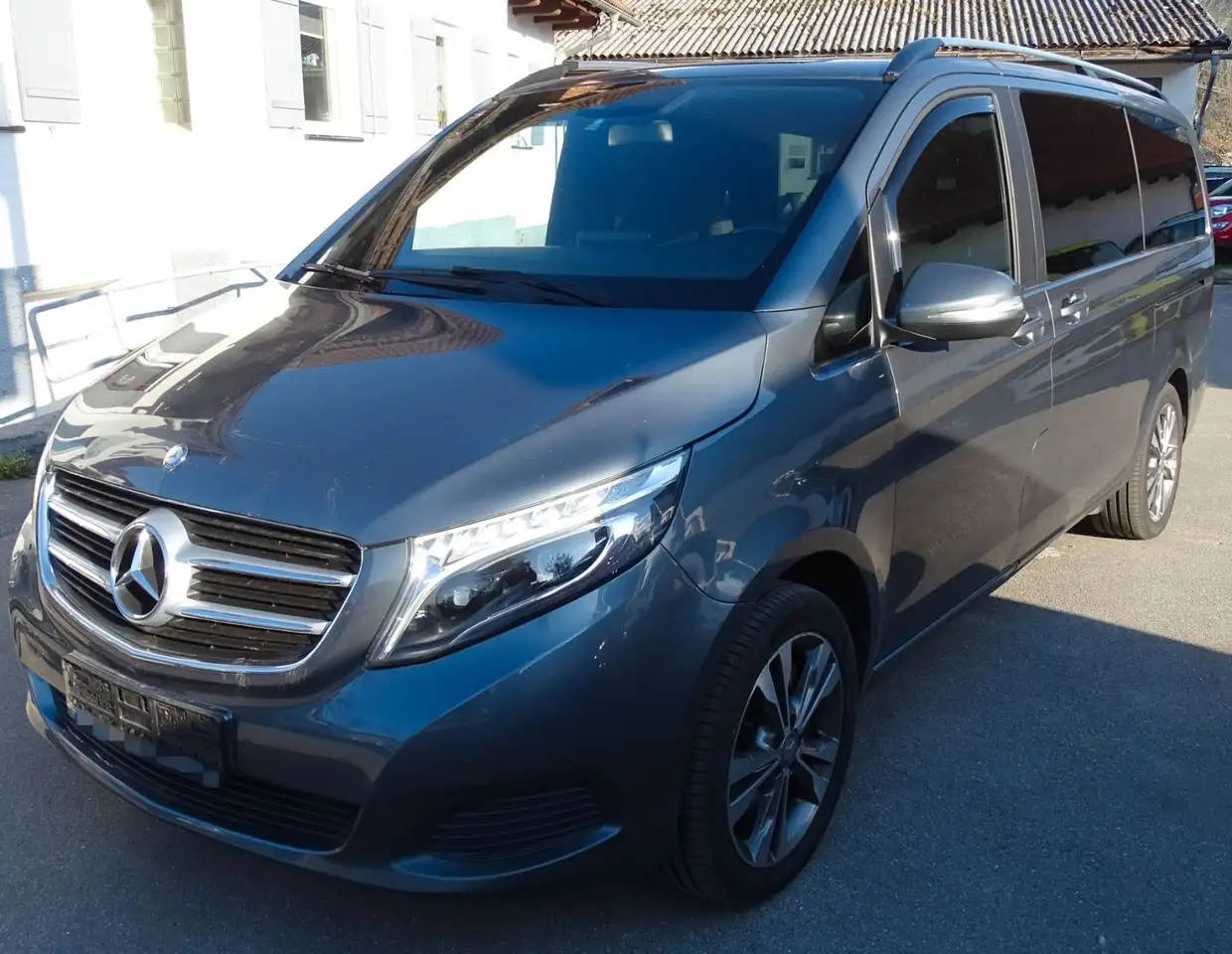 Mercedes-Benz V 220