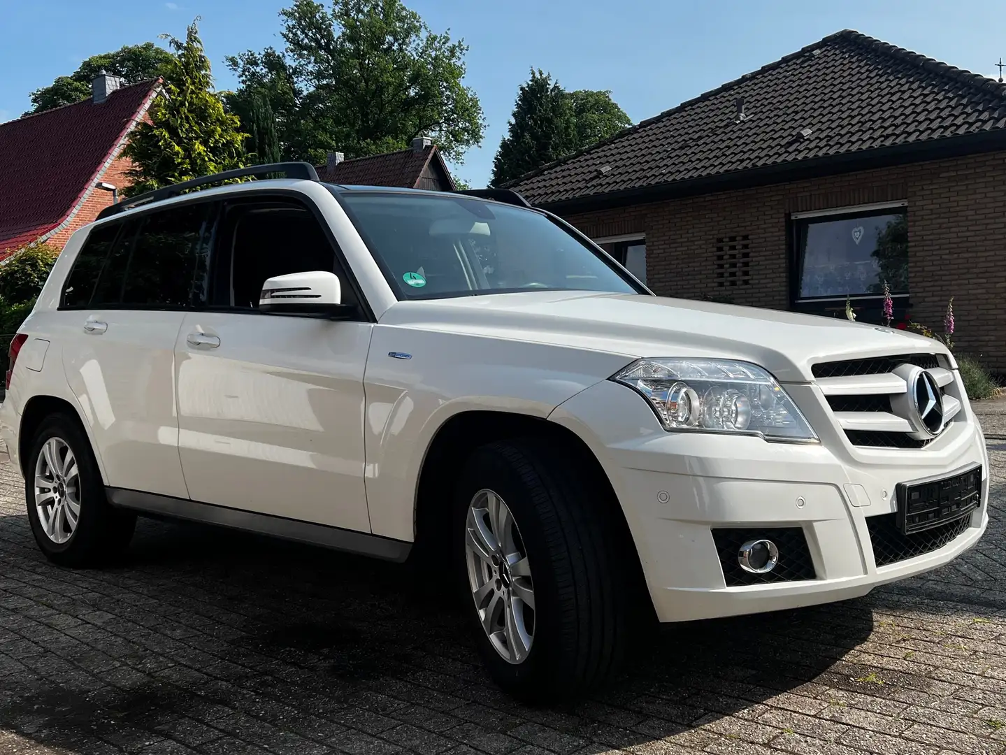 Mercedes-Benz GLK 220 GLK 220 CDI DPF BlueEFFICIENCY bijela - 1