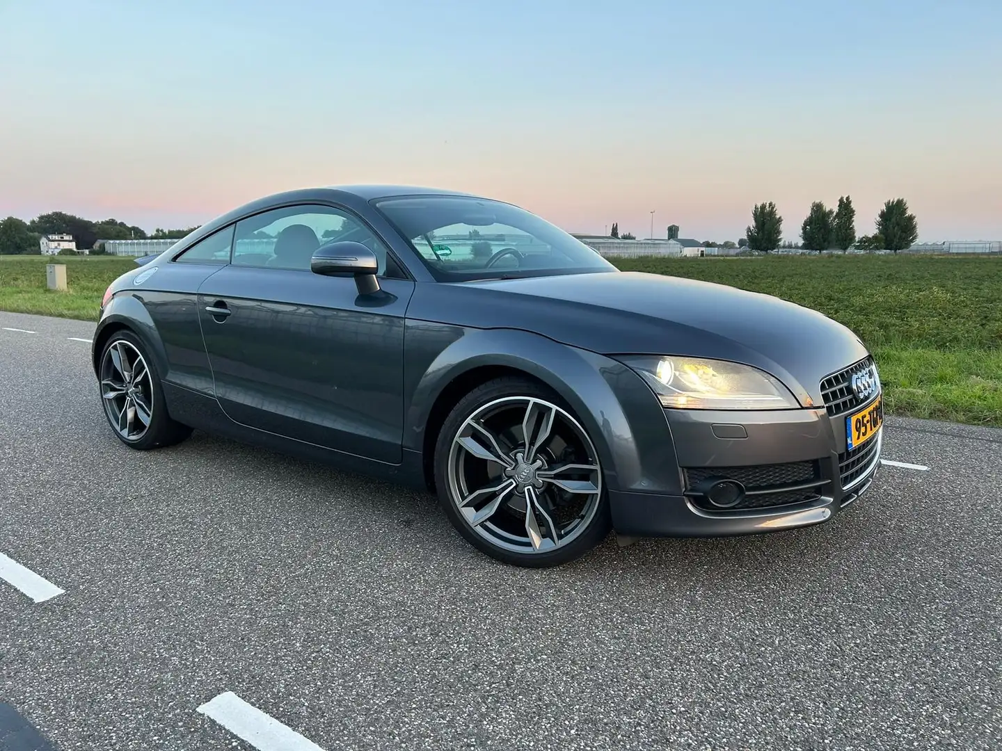 Audi TT TT 2.0 TFSI Grijs - 1