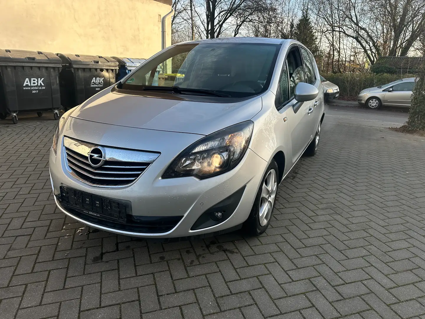 Opel Meriva Innovation / Tüv Neu / Klima / AHK Grau - 1
