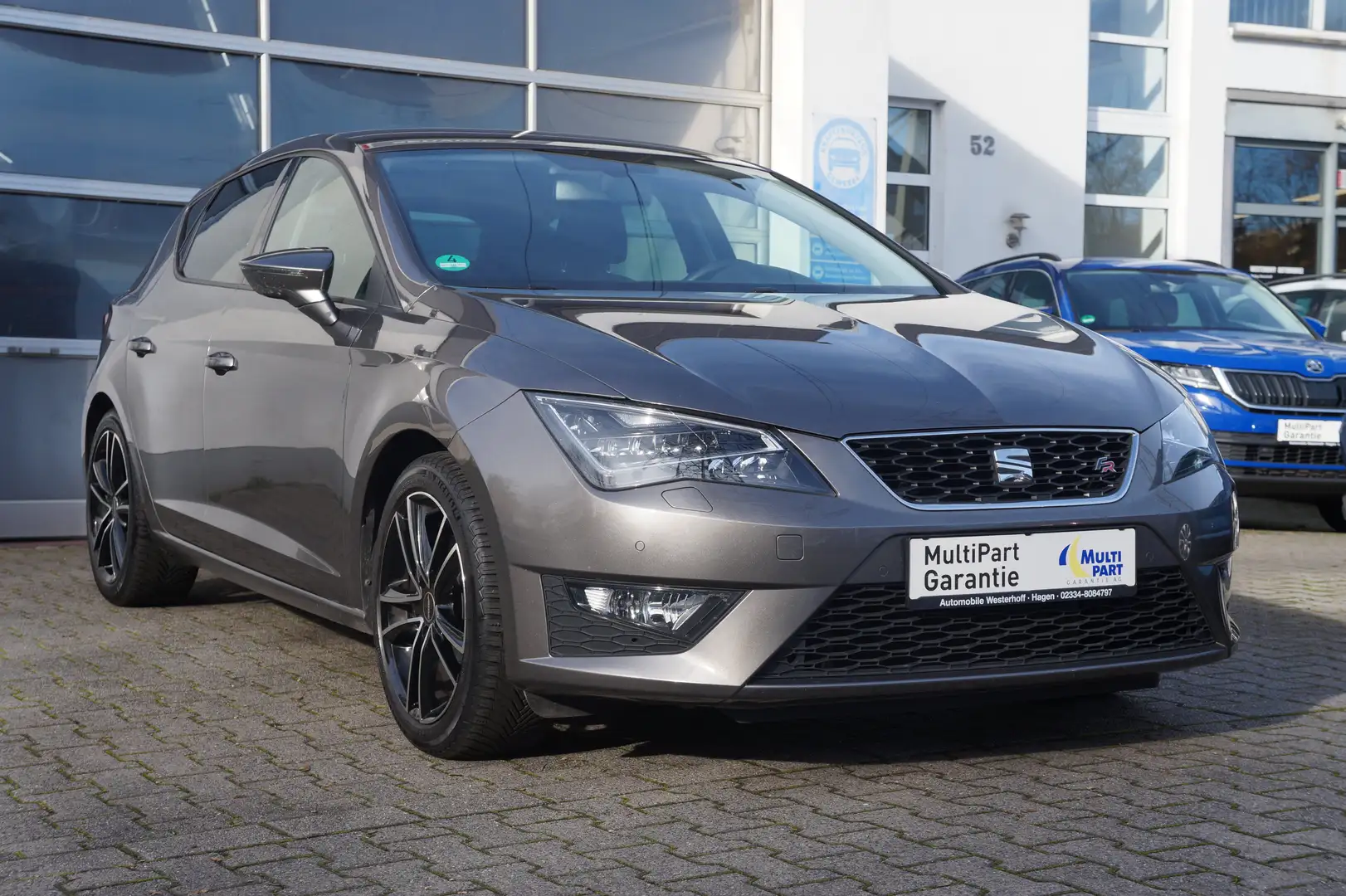 SEAT Leon Leon FR*LED*NAVI*PDC V+H*RADIO DAB*SHZ* Grau - 1