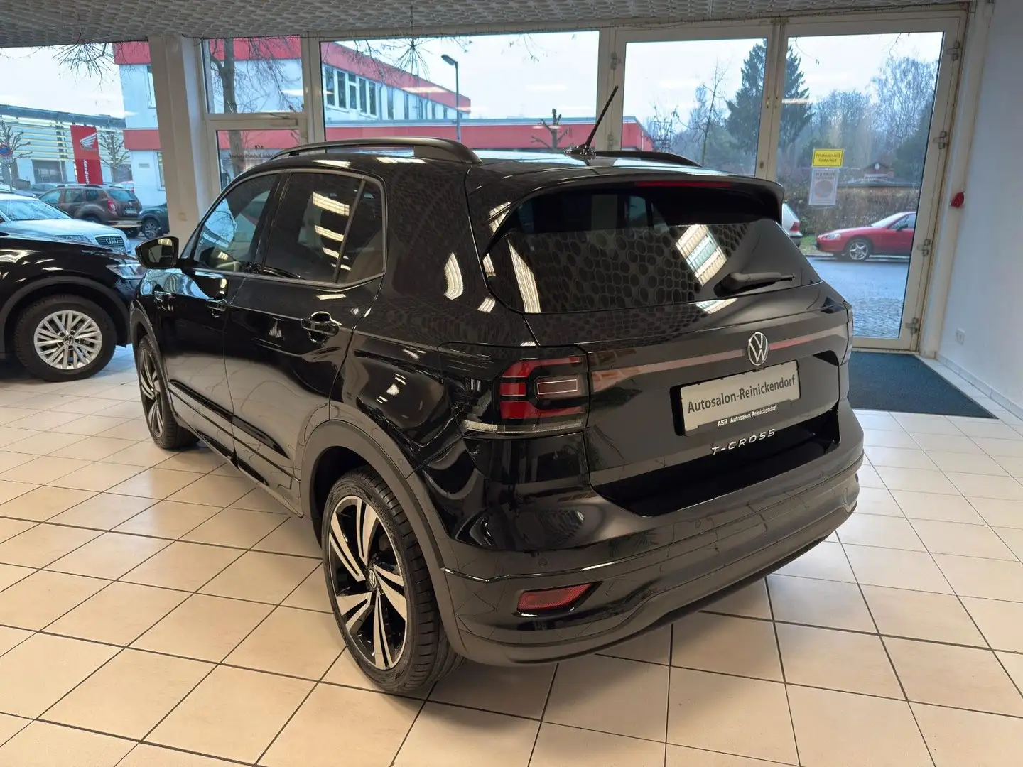 Volkswagen T-Cross 1.0 TSI DSG R-Line*ACC*Kam*LED*Navi* Zwart - 2