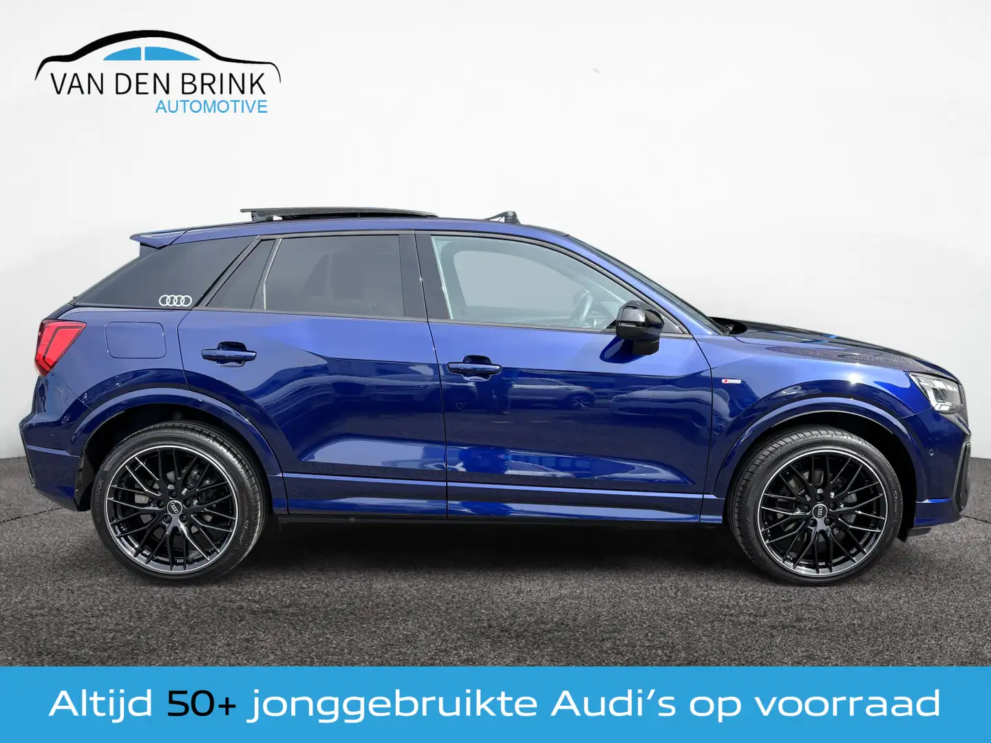 Audi Q2 35 TFSI S-line Black Sonos Pano Matrix Blauw - 2