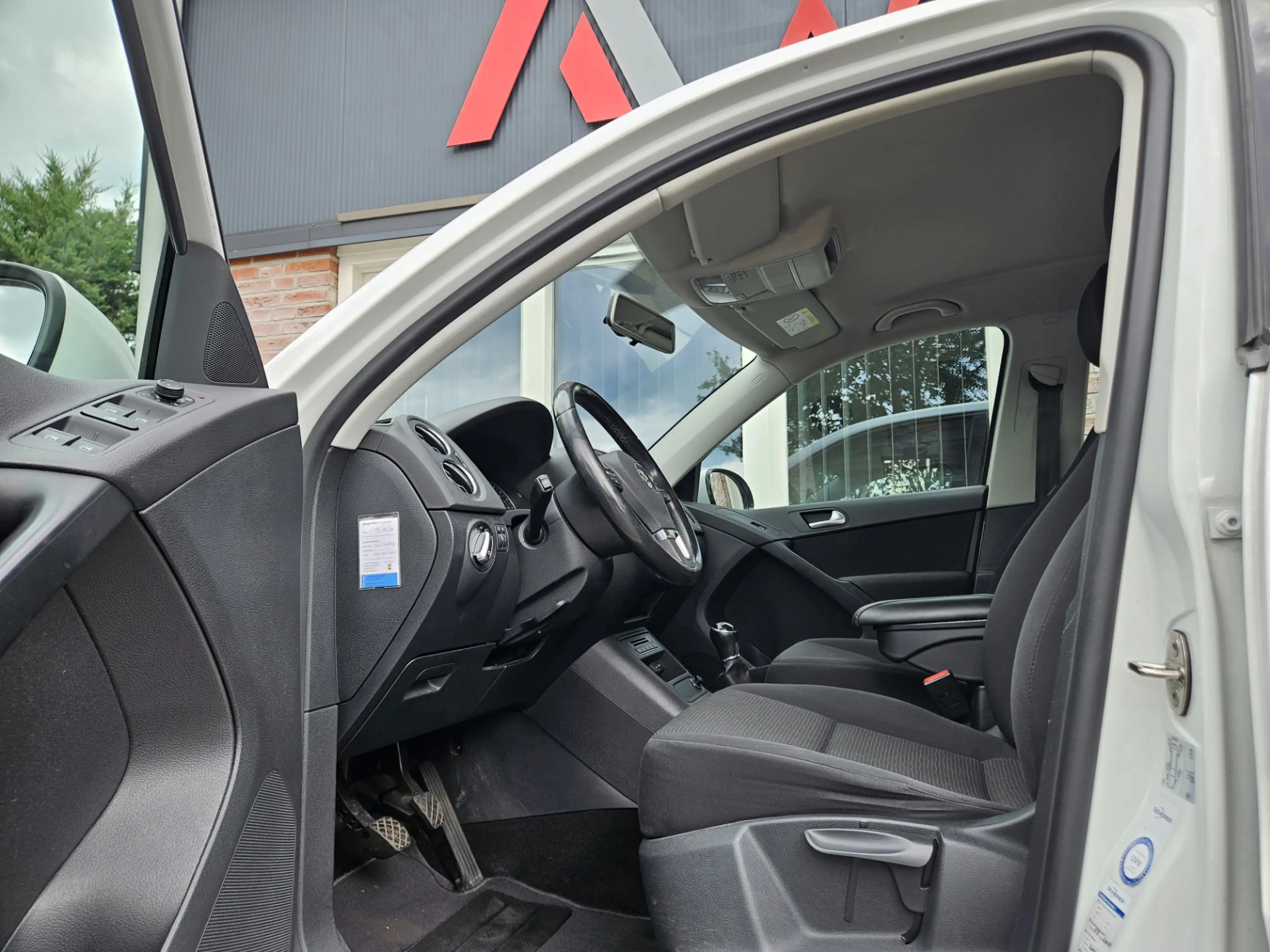 Volkswagen Tiguan 1.4 TSI Sport&Style Trekhaak! Navigatie! Nette Aut — photo 8