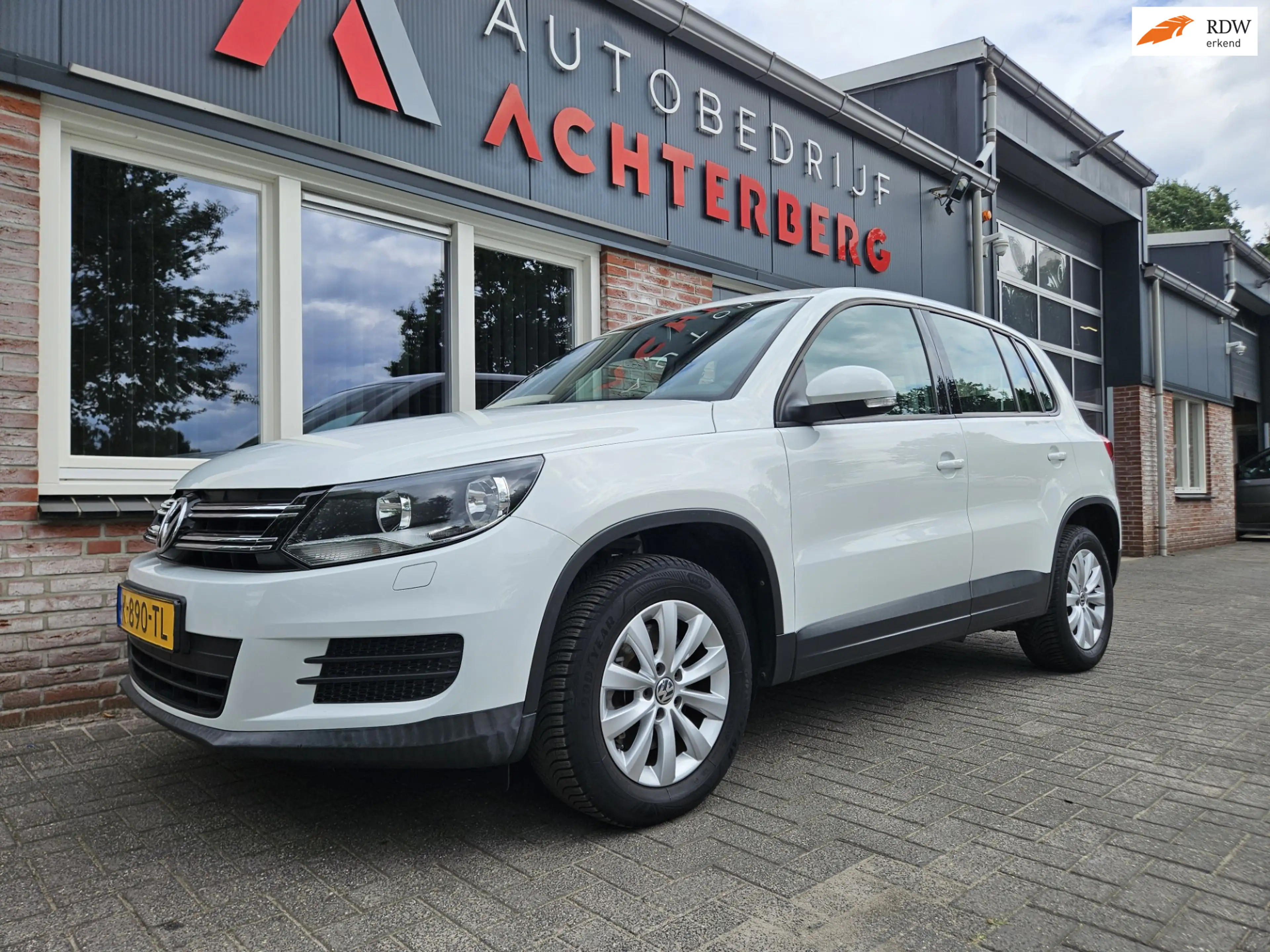 Volkswagen Tiguan 1.4 TSI Sport&Style Trekhaak! Navigatie! Nette Aut