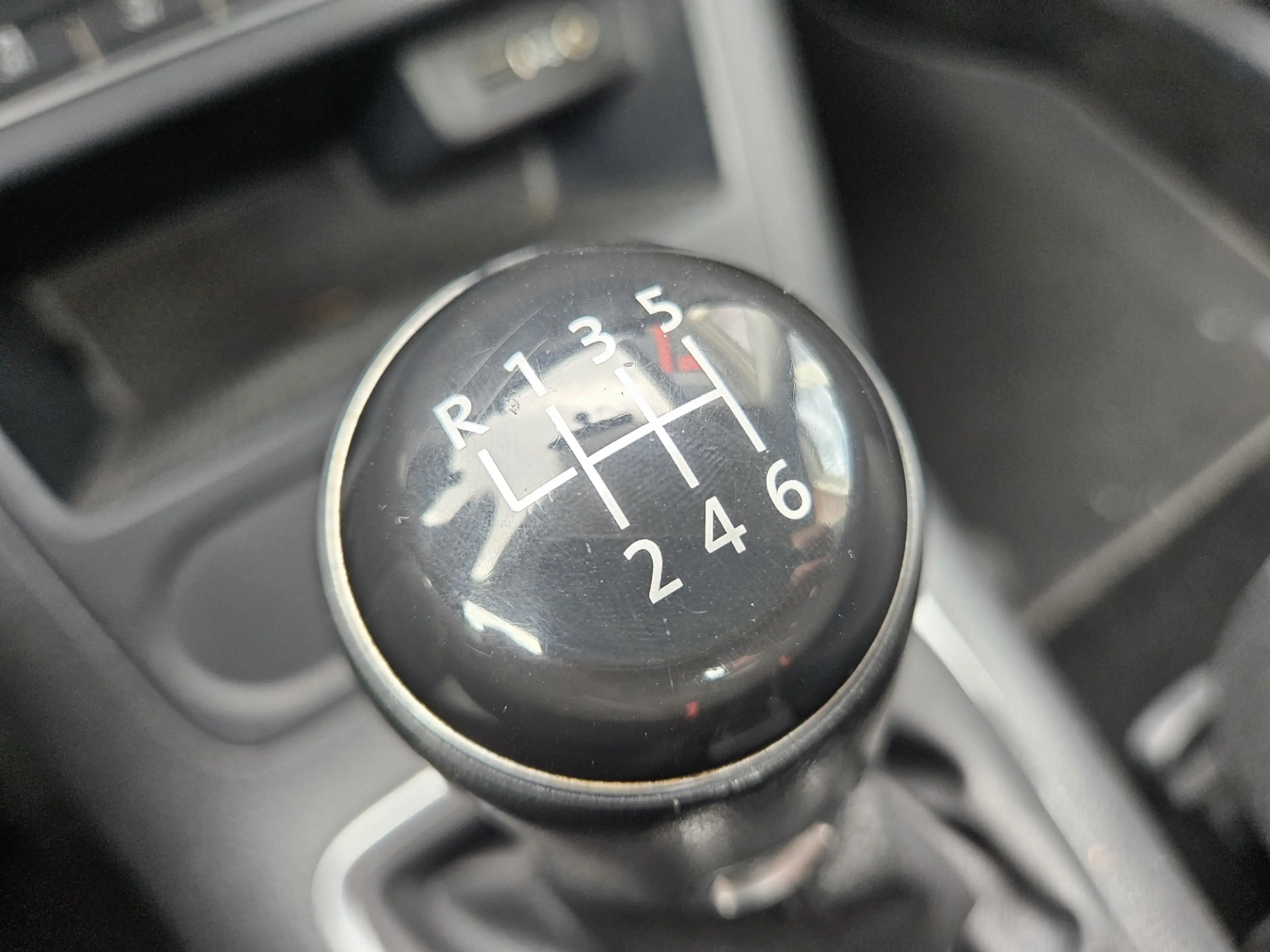 Volkswagen Tiguan 1.4 TSI Sport&Style Trekhaak! Navigatie! Nette Aut — photo 23
