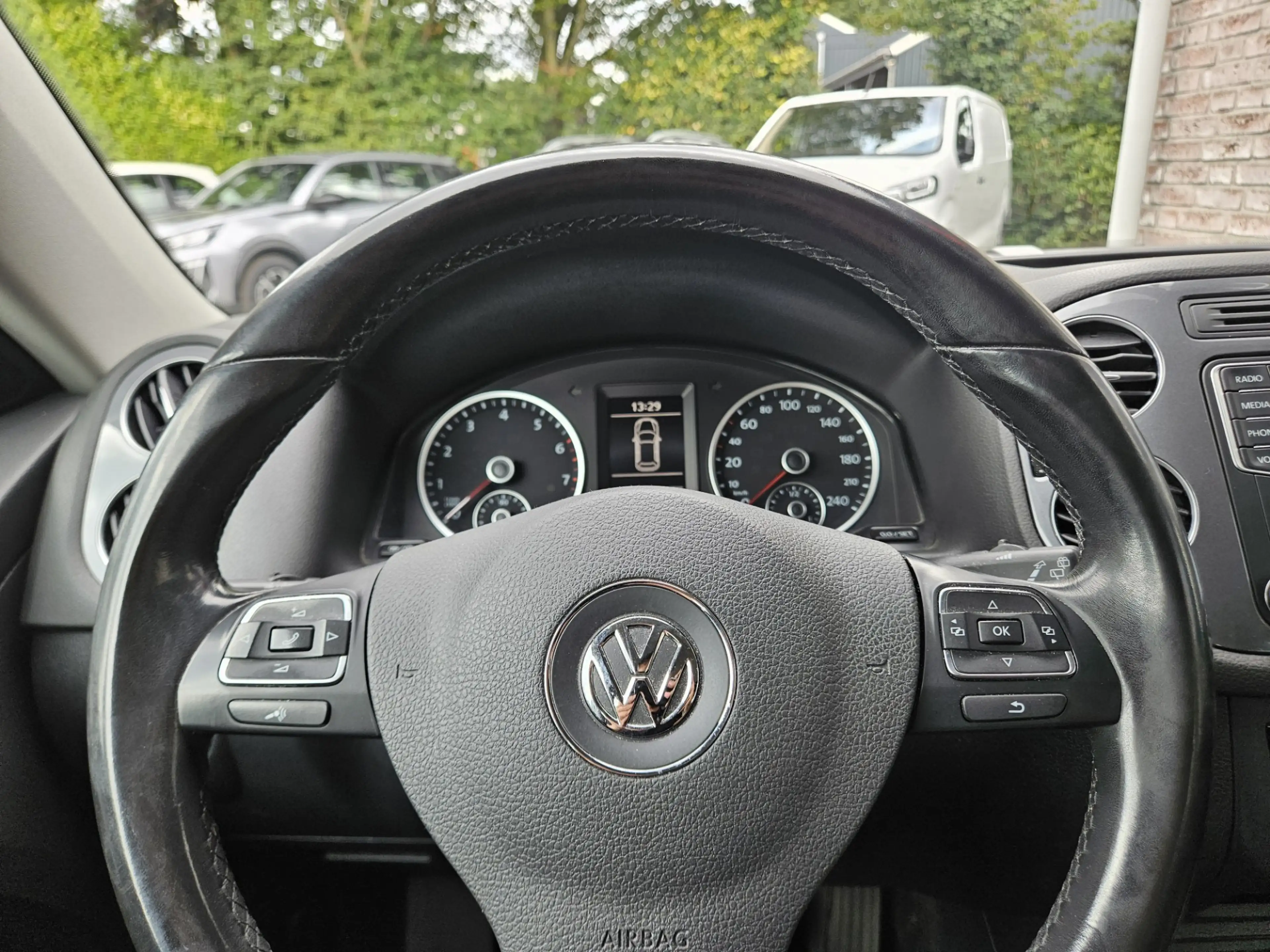 Volkswagen Tiguan 1.4 TSI Sport&Style Trekhaak! Navigatie! Nette Aut — photo 21
