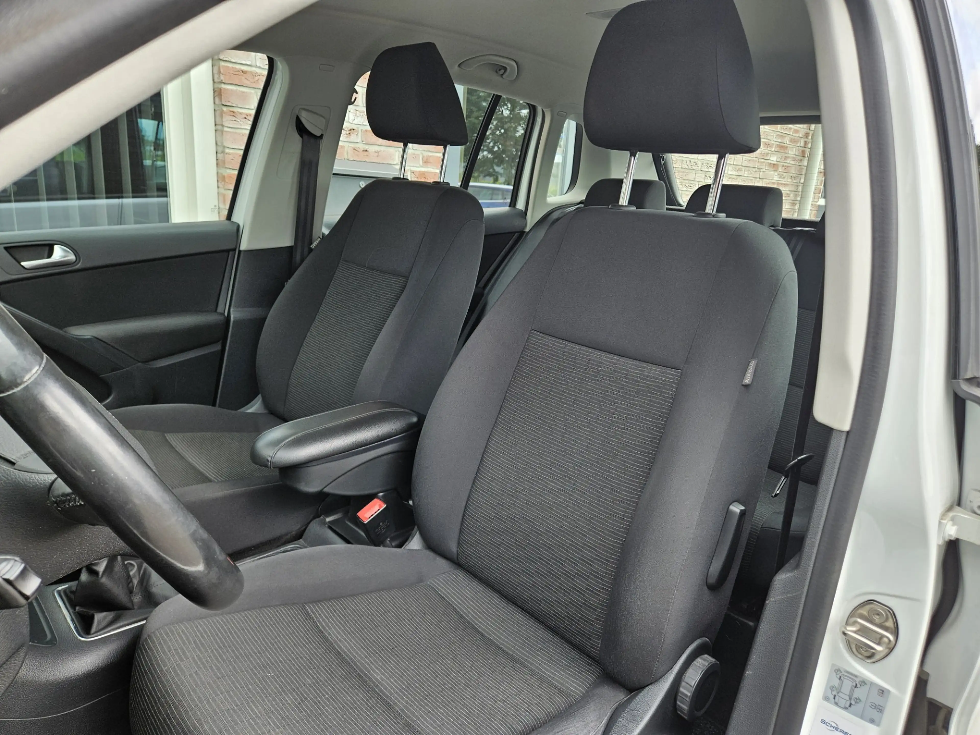 Volkswagen Tiguan 1.4 TSI Sport&Style Trekhaak! Navigatie! Nette Aut — photo 17