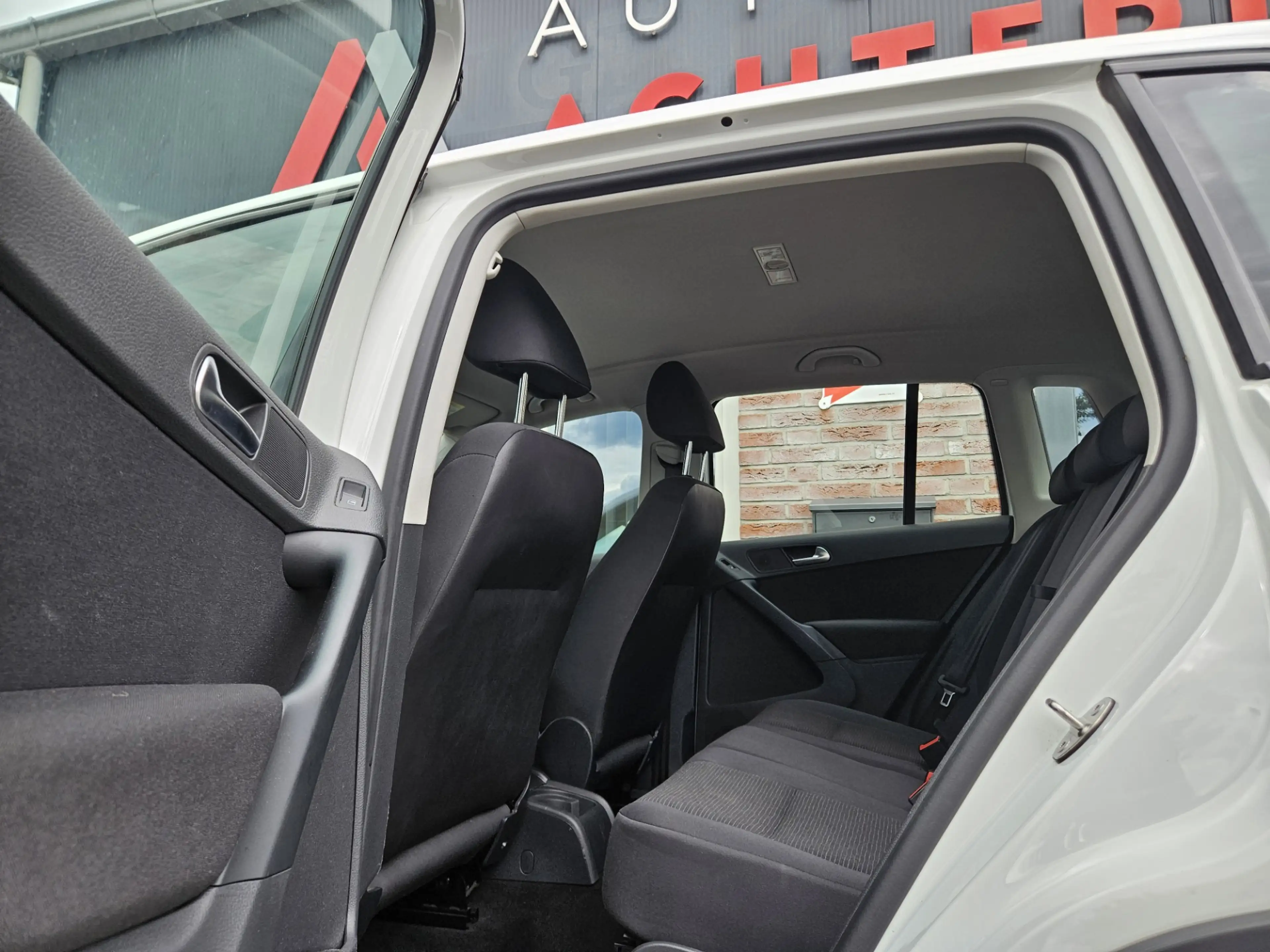 Volkswagen Tiguan 1.4 TSI Sport&Style Trekhaak! Navigatie! Nette Aut — photo 18