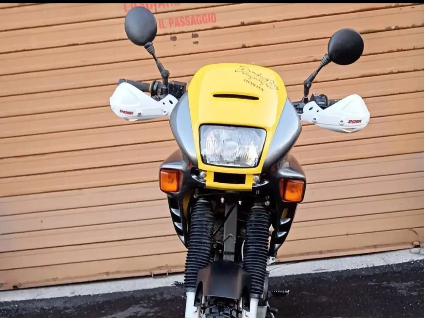Honda NX 650 enduro Amarillo - 2