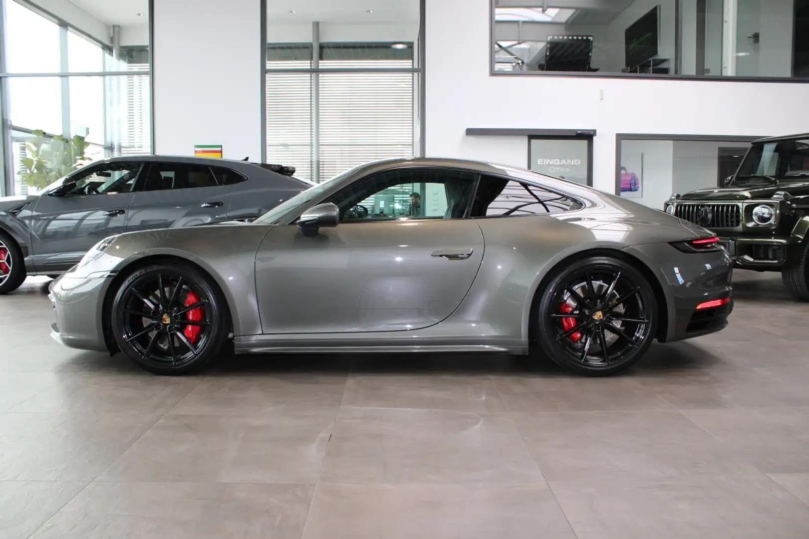 Porsche 992 CARRERA S PDK *AVENTURINGRÜN* SPORT-DESIGN! Grün - 2
