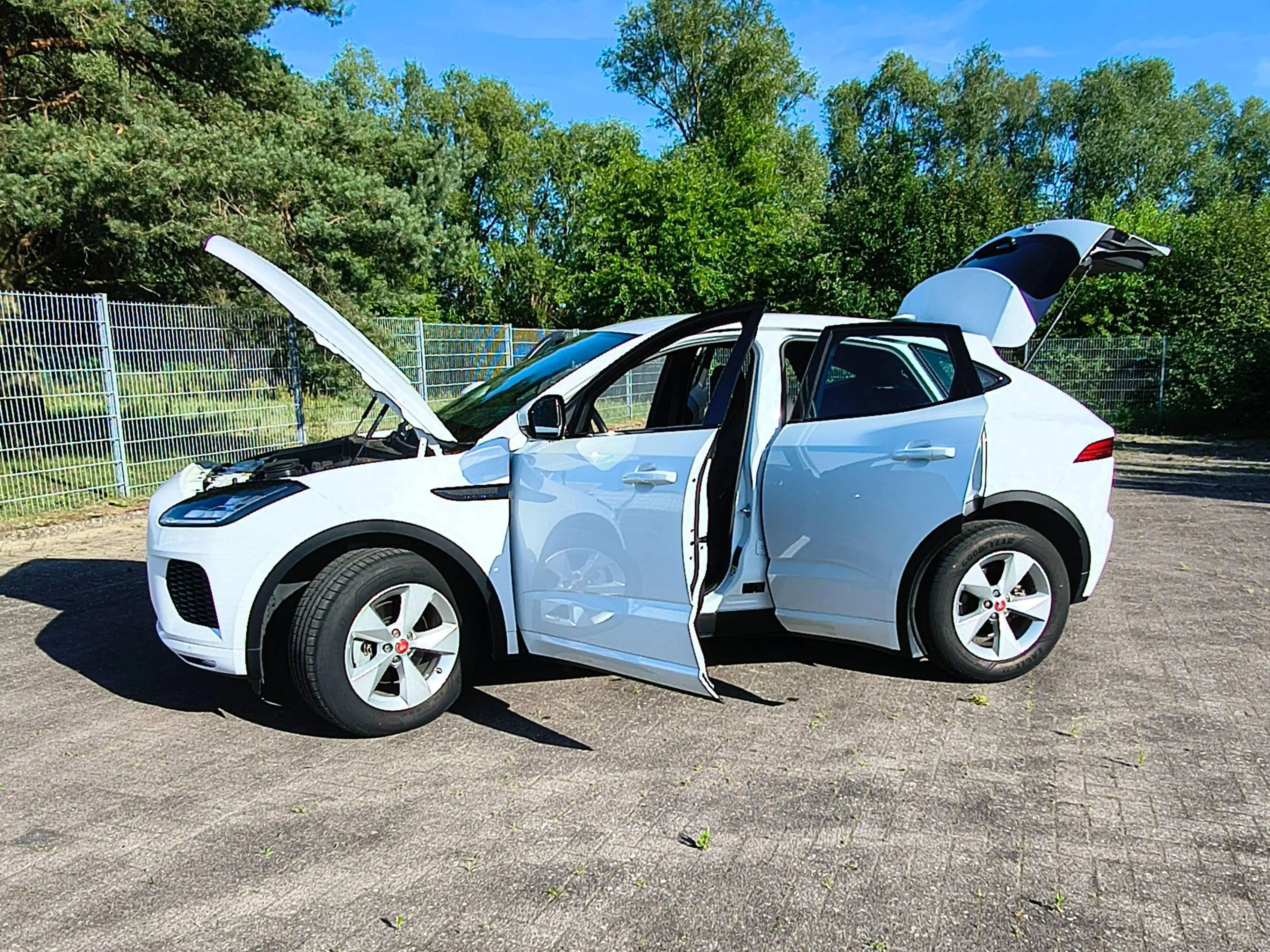 Jaguar E-Pace R-Dynamic S — photo 6