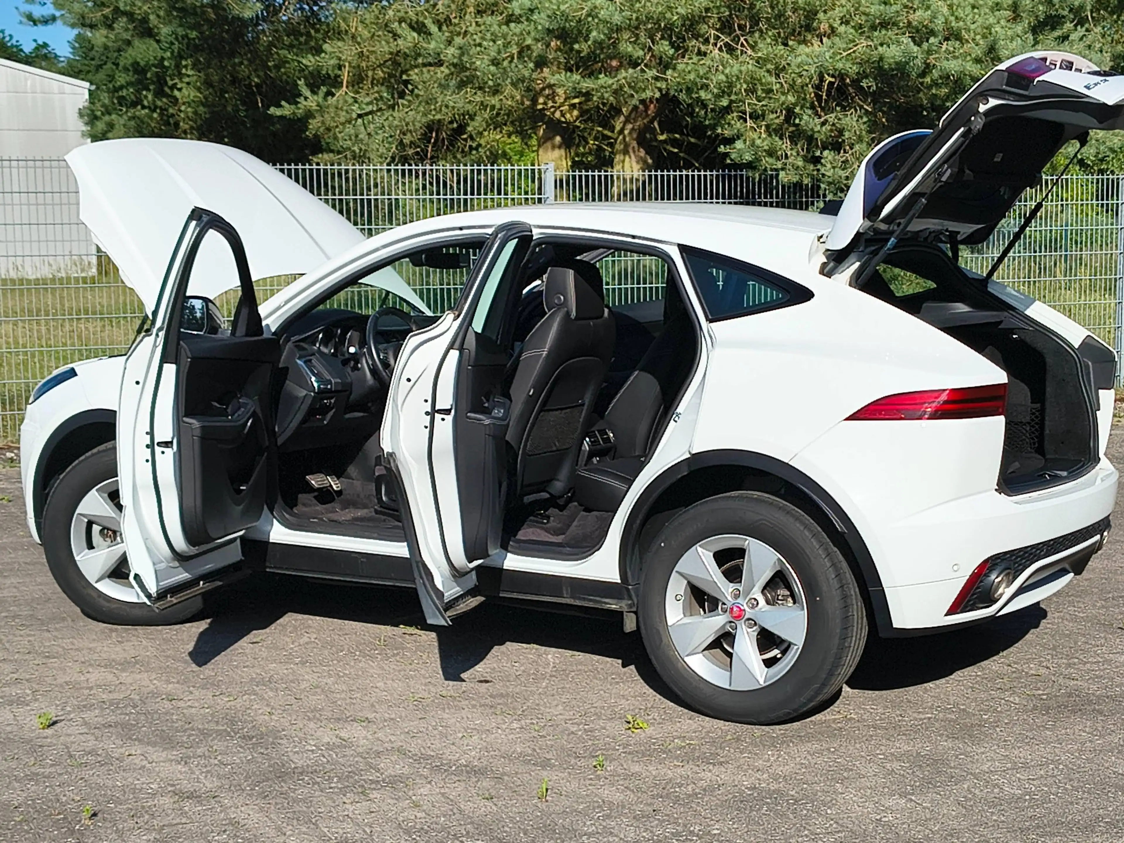 Jaguar E-Pace R-Dynamic S — photo 9