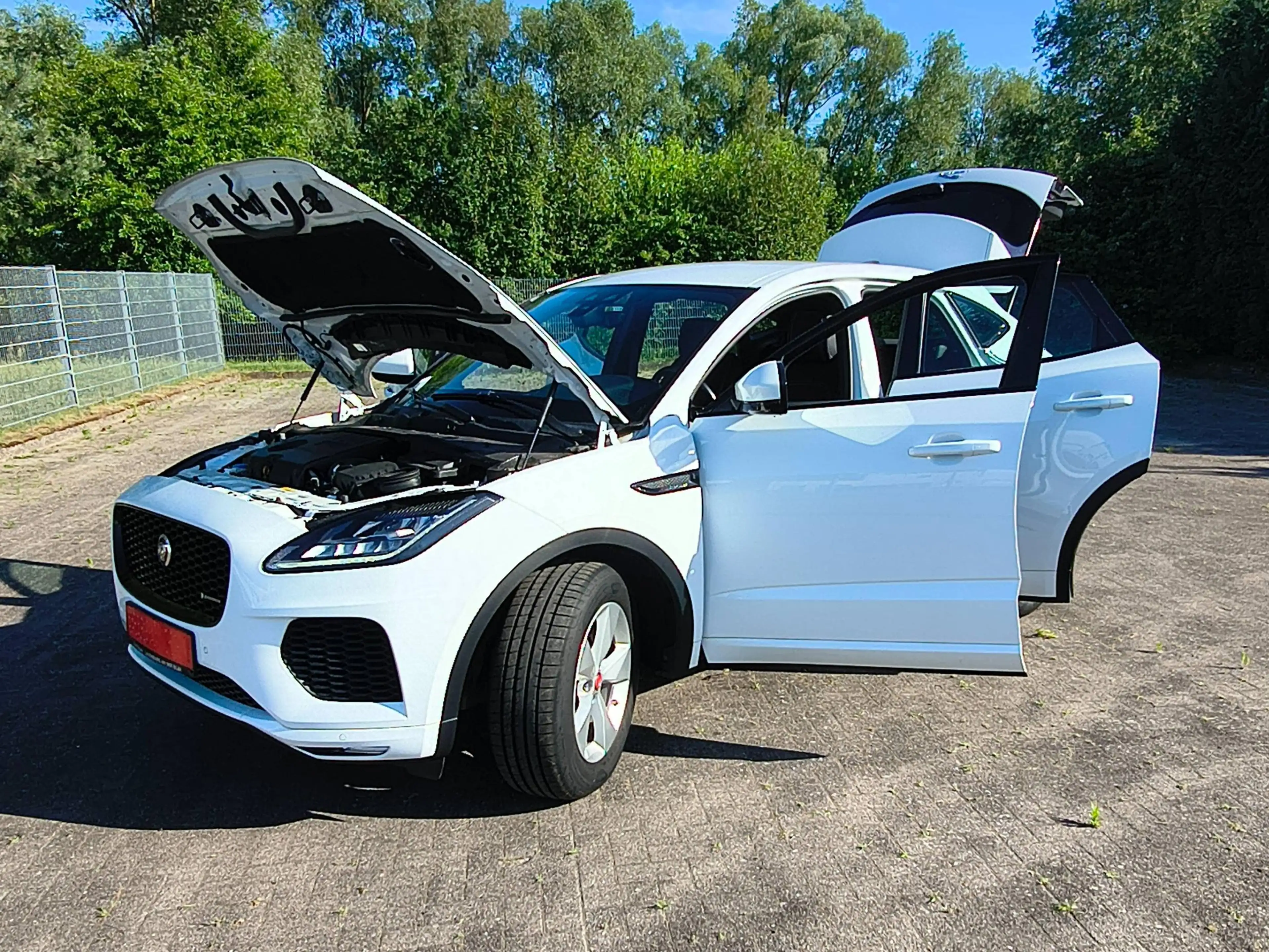 Jaguar E-Pace R-Dynamic S — photo 2