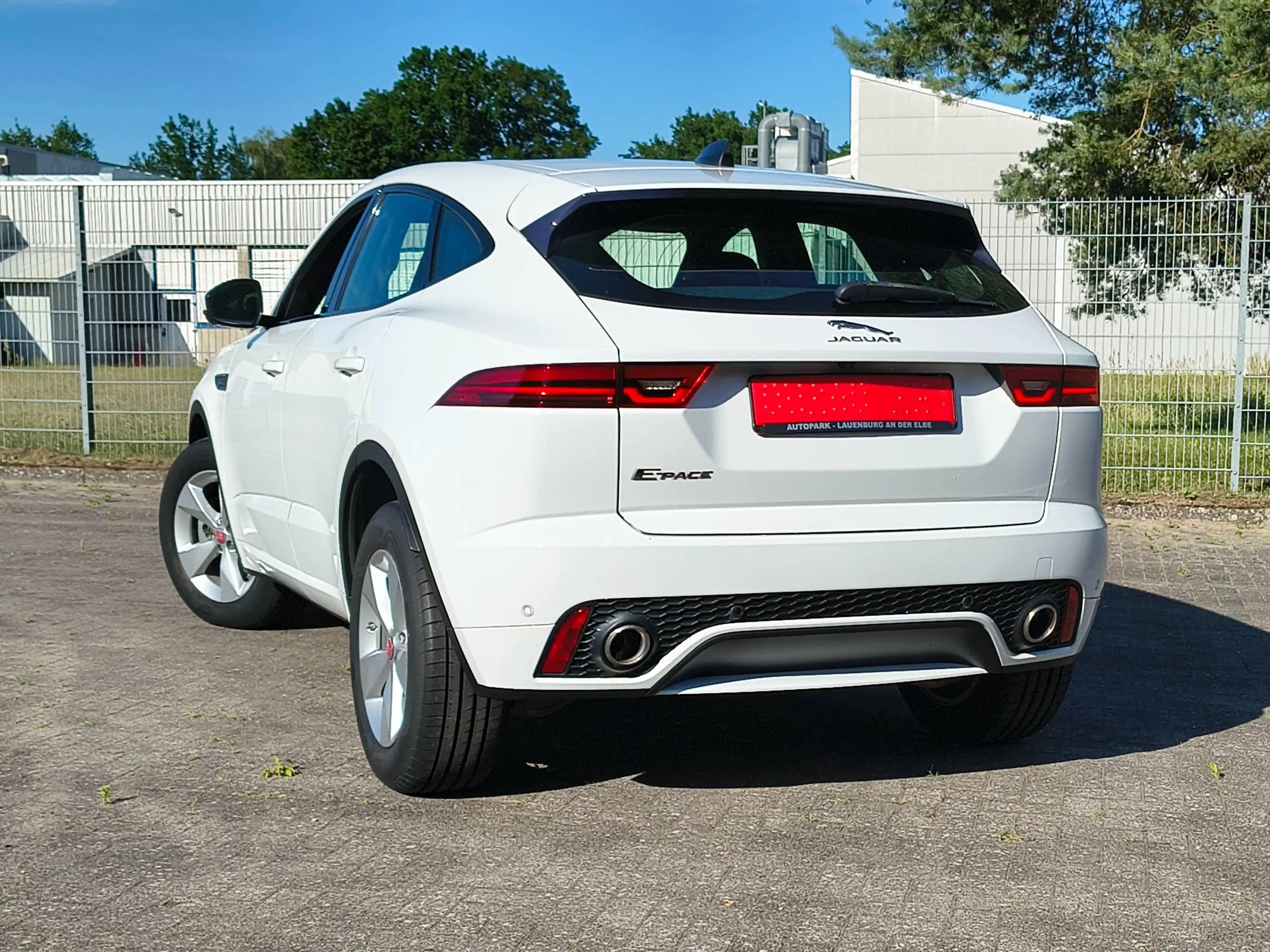 Jaguar E-Pace R-Dynamic S — photo 8