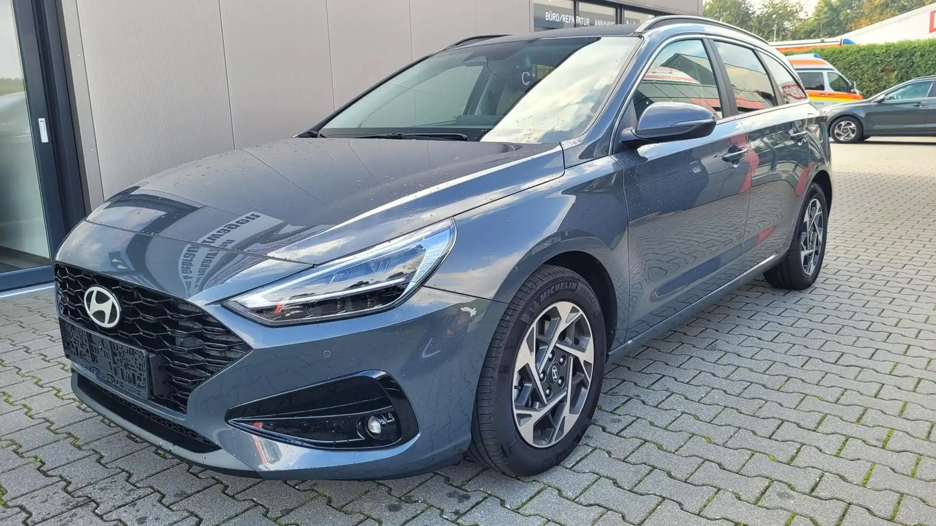 Hyundai i30 Kombi Style AT*LED*Navi*Shzg*Lhzg*PDC*Kamera Grau - 1