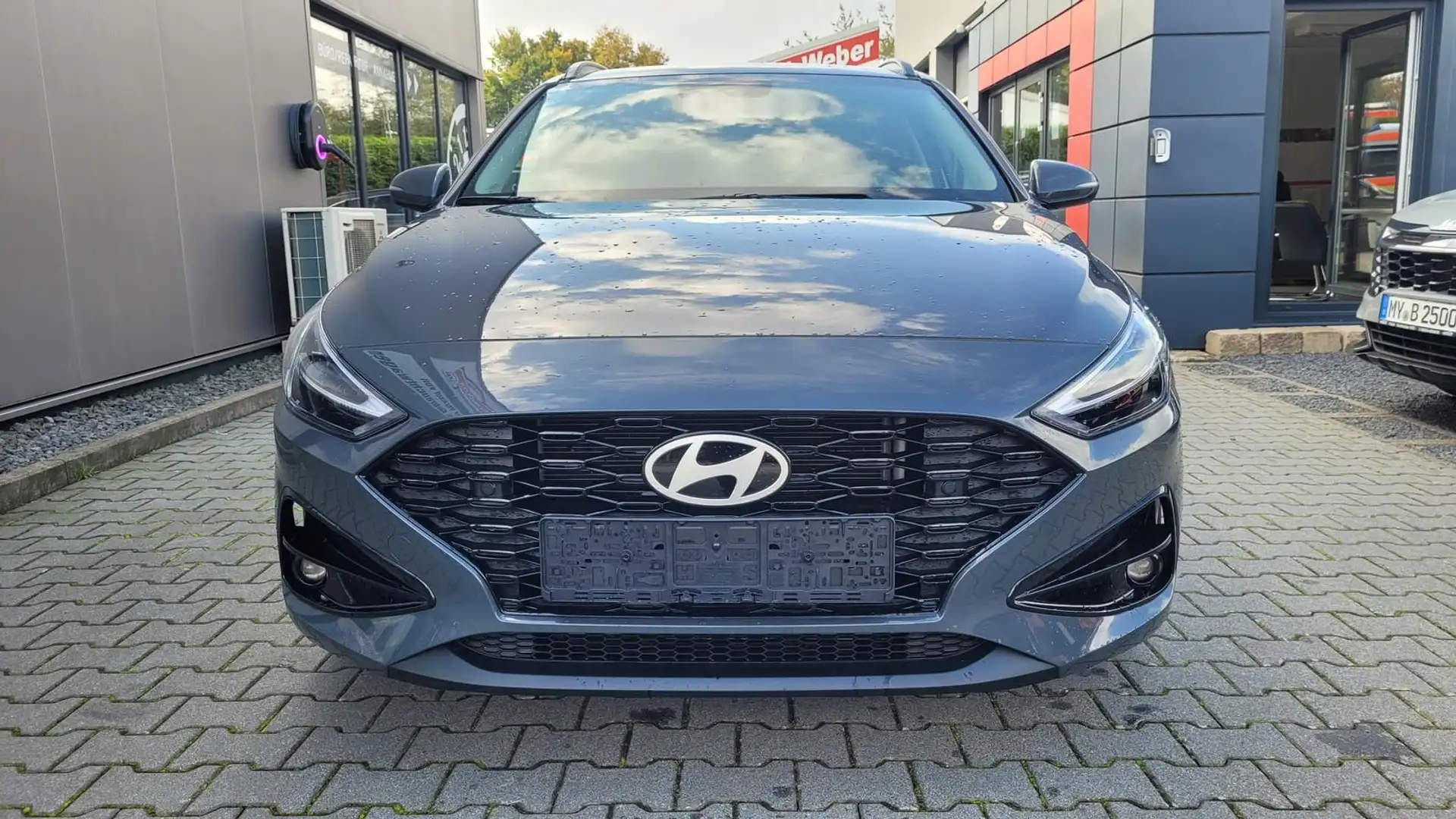 Hyundai i30 Kombi Style AT*LED*Navi*Shzg*Lhzg*PDC*Kamera Grau - 2