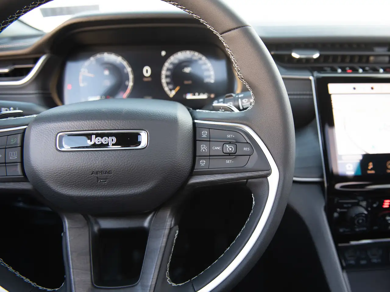 Jeep Grand Cherokee снимка Jeep Grand Cherokee
