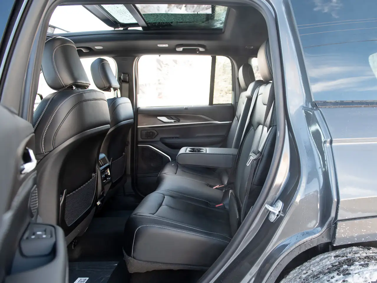 Jeep Grand Cherokee снимка Jeep Grand Cherokee
