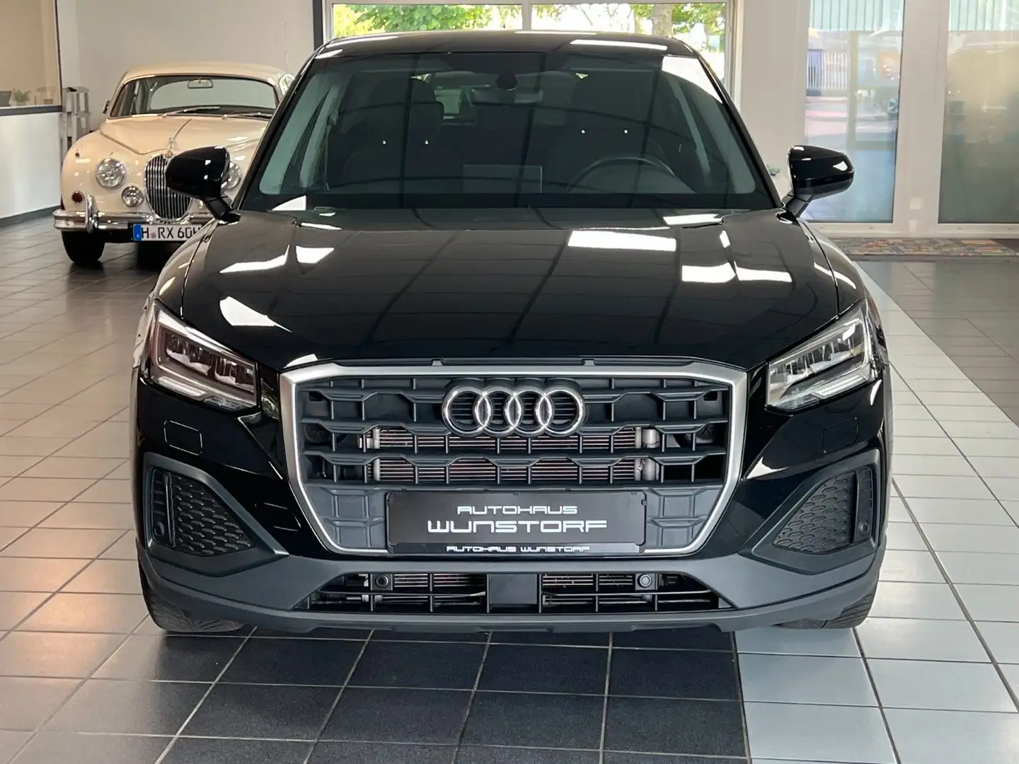 Audi Q2 35 TFSI DSG CAM/NAVI/CAR PLAY/SHZ/LED/BT/PDC Schwarz - 2