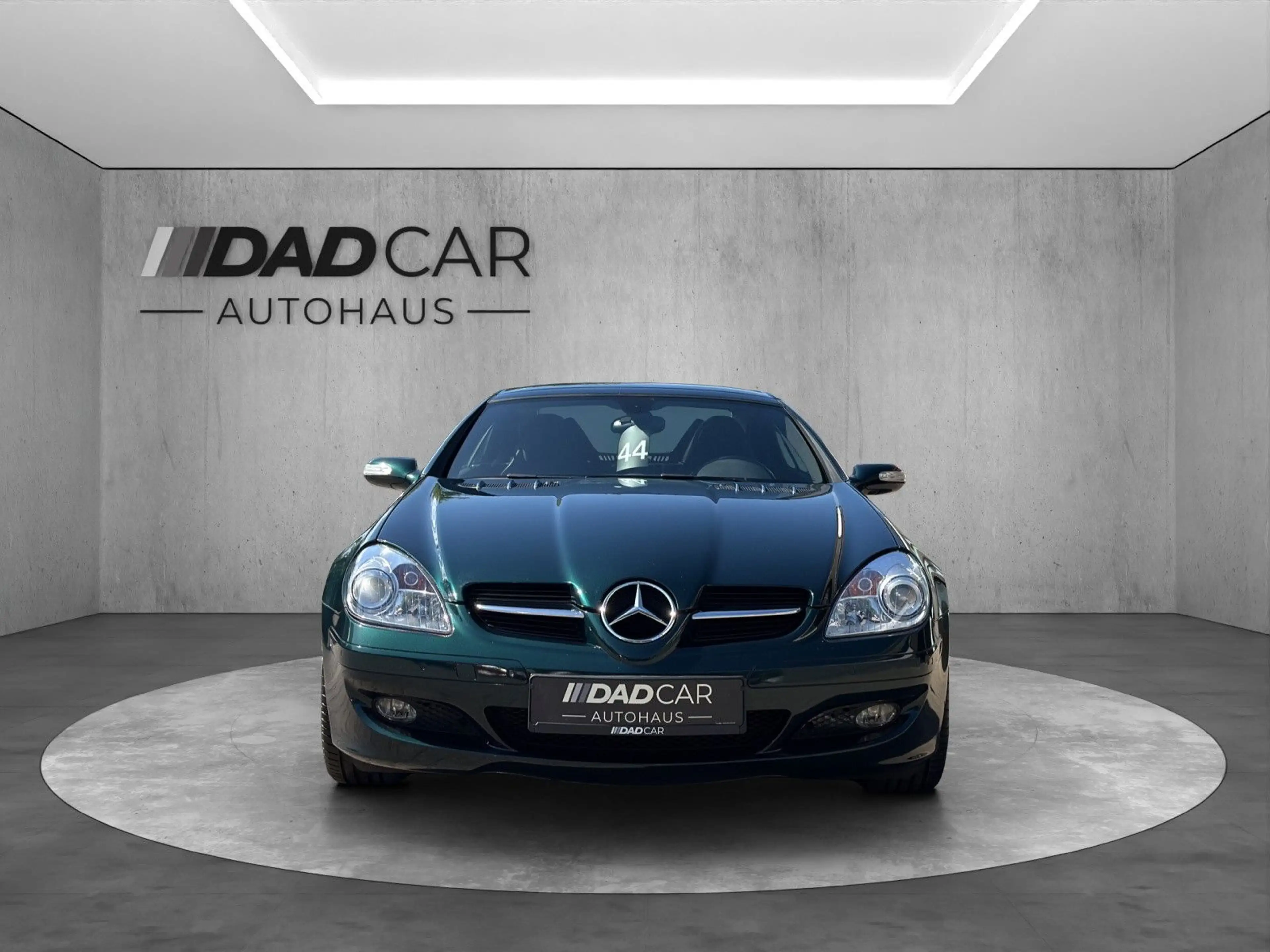 Mercedes-Benz SLK 350 *CARPLAY*PDC*NACKENHEIZUNG*LEDER* — photo 2