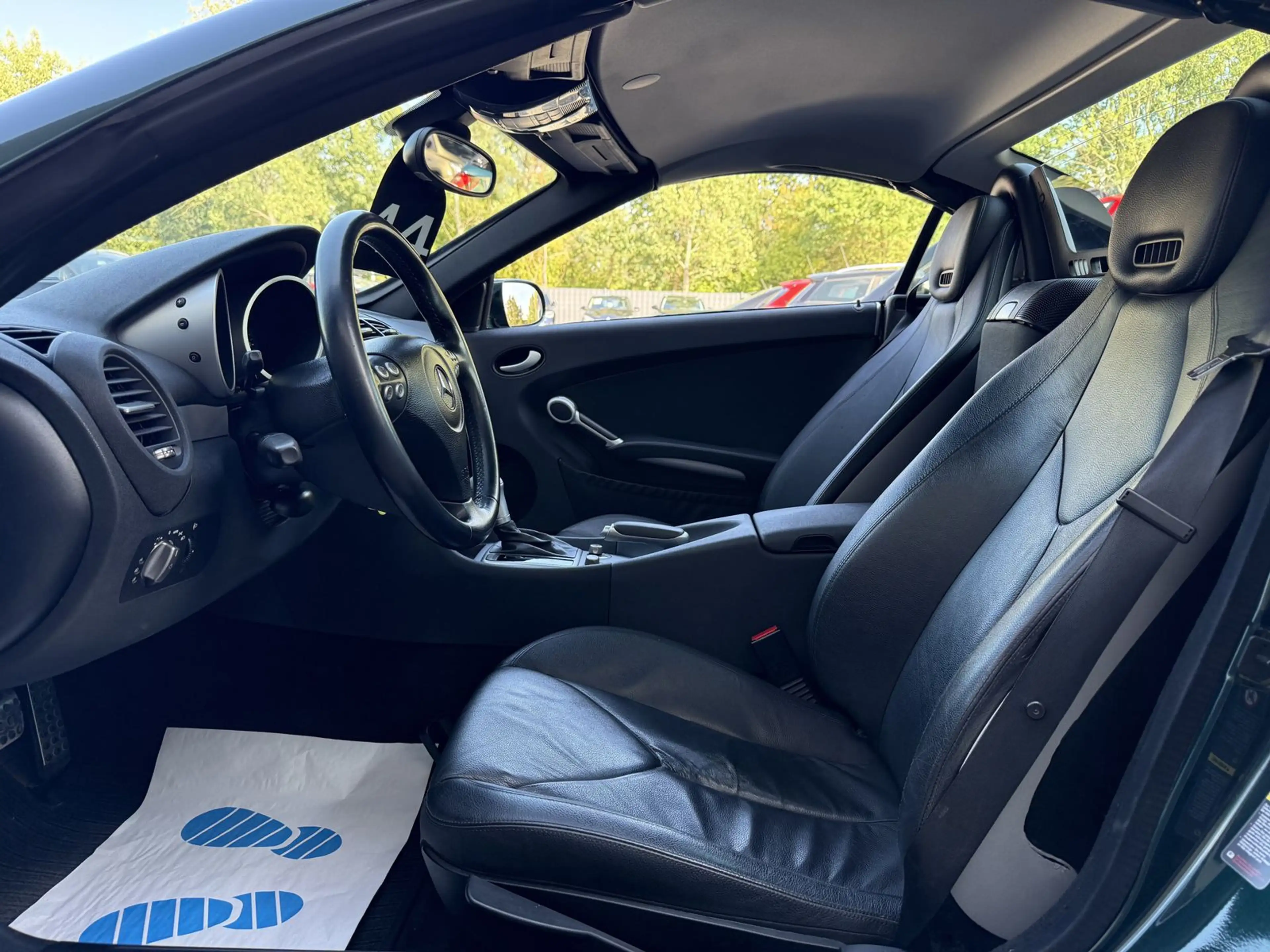 Mercedes-Benz SLK 350 *CARPLAY*PDC*NACKENHEIZUNG*LEDER* — photo 10