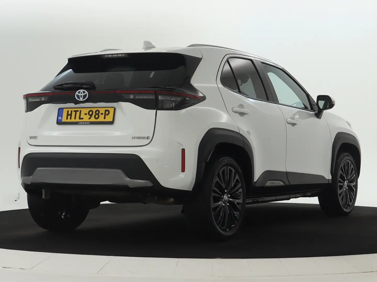 Toyota Yaris Cross 1.5 Hybrid Adventure | Stoelverwarming | Camera | Wit - 2