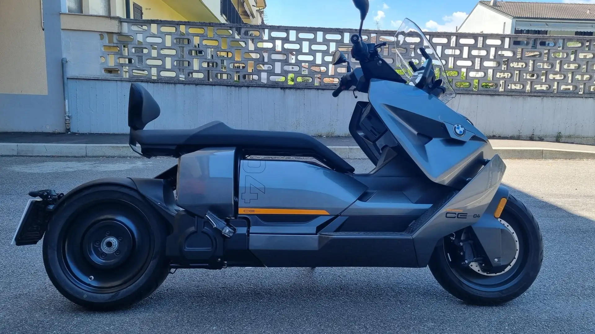 BMW CE 04 Grigio - 1