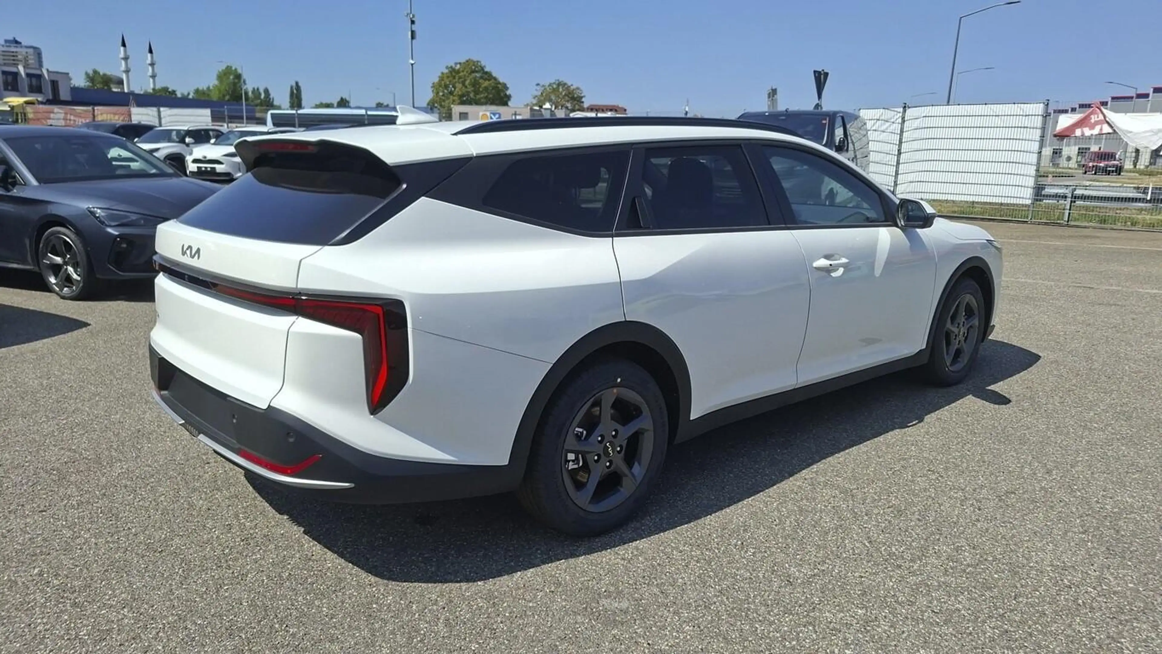 Kia K4 Sportswagon SW Vision MT ACC LED Nav SHZ PrivG ... — photo 3