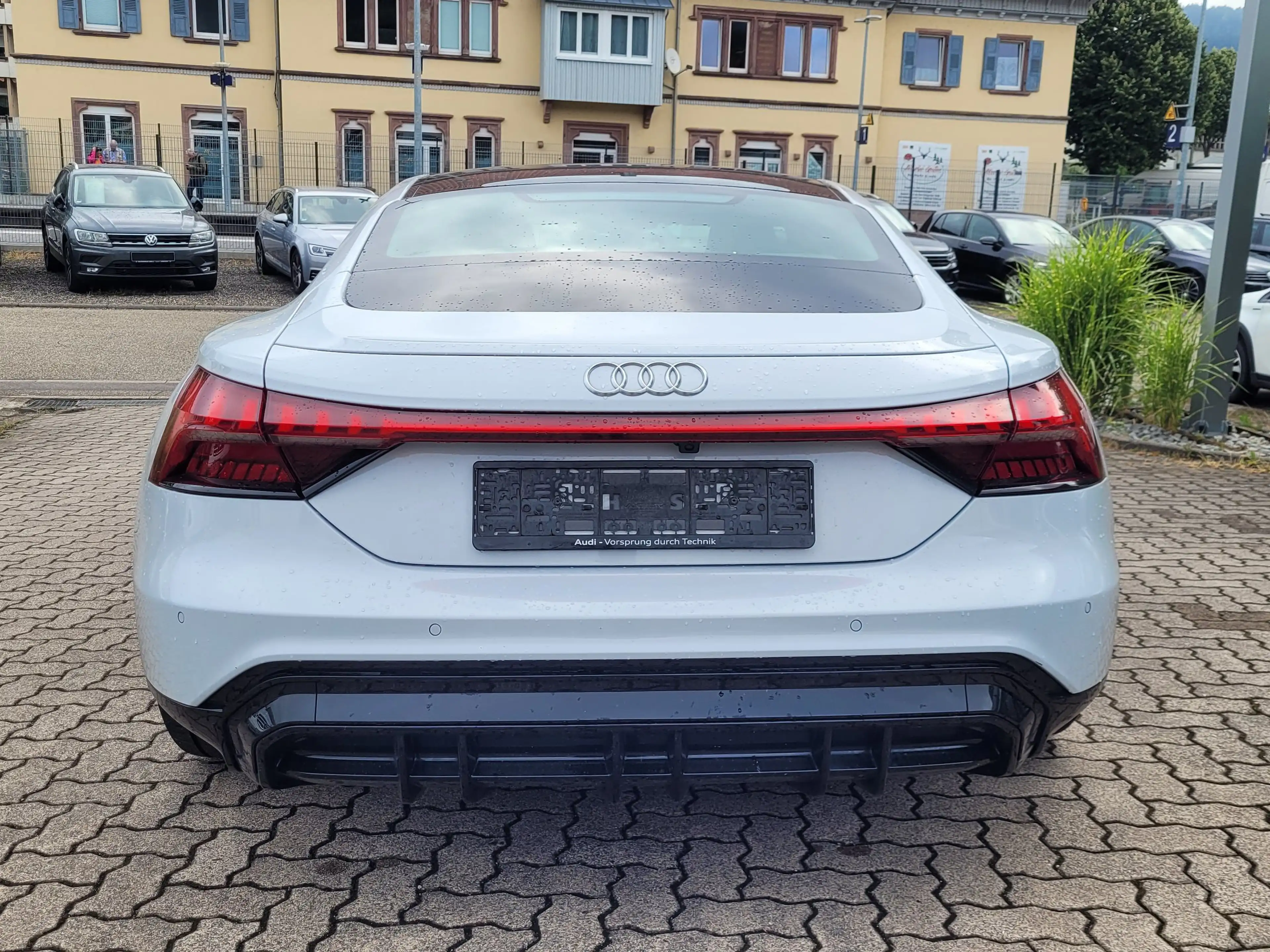 Audi e-tron GT quattro — photo 4