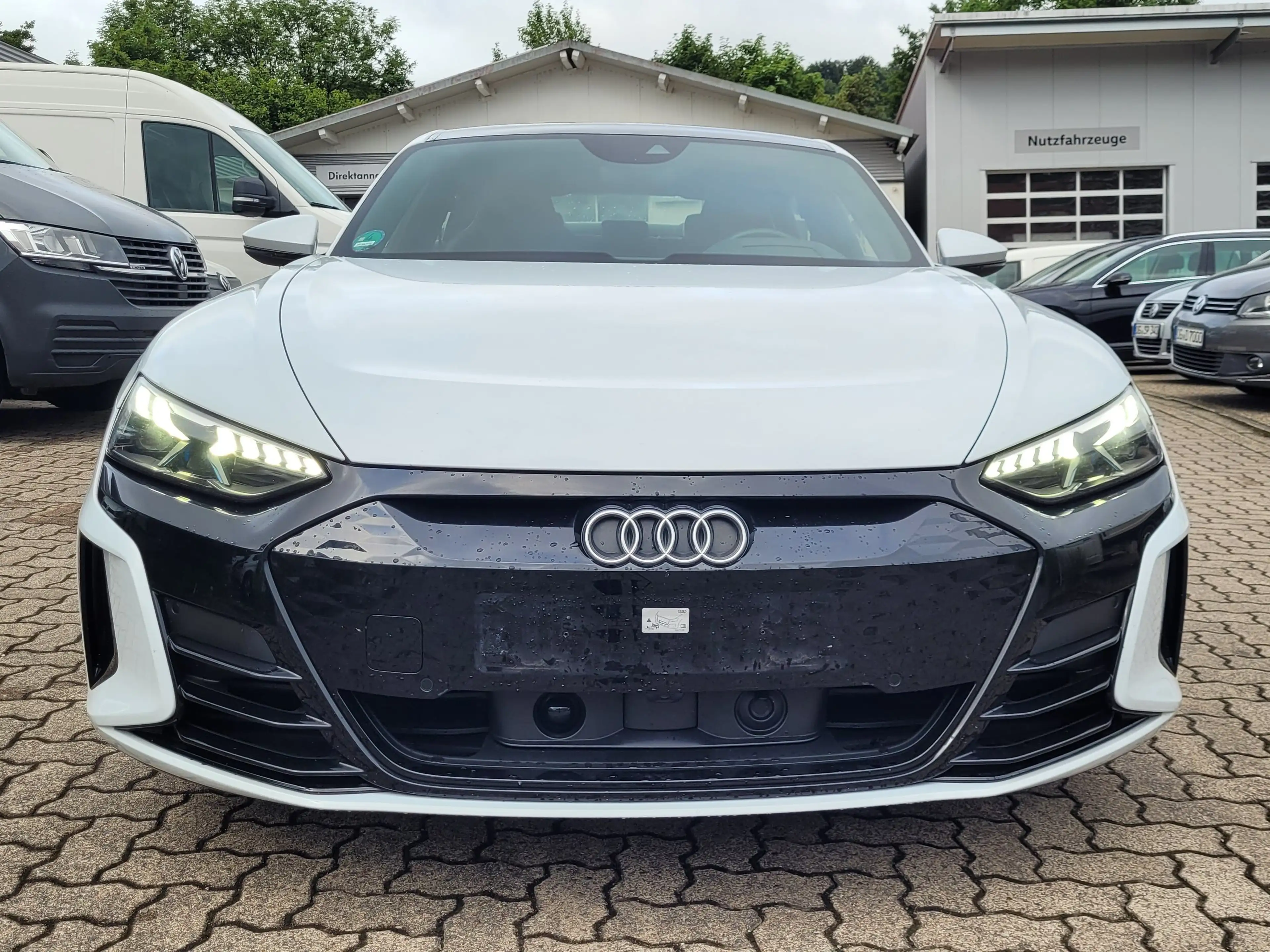 Audi e-tron GT quattro — photo 8