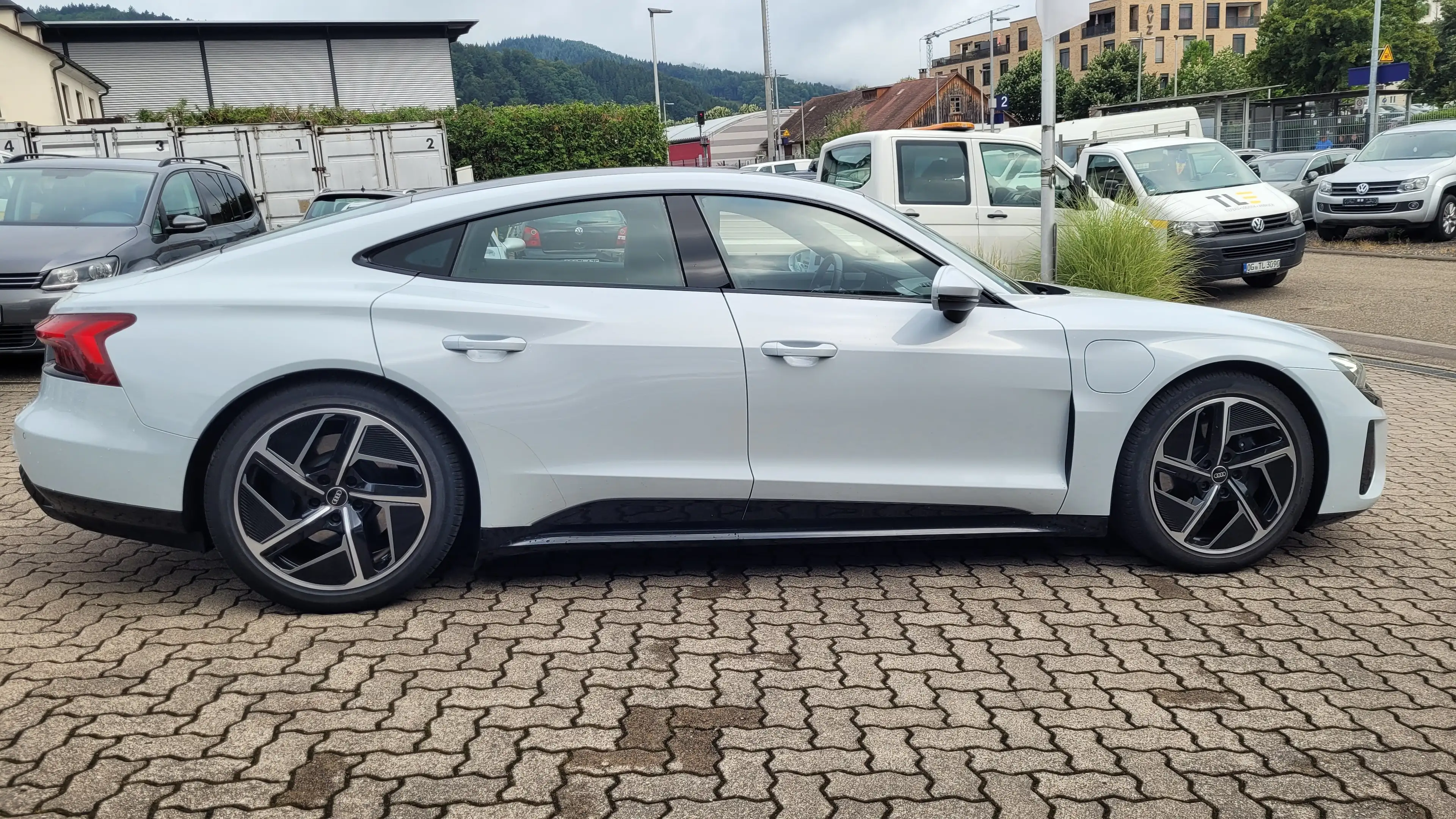 Audi e-tron GT quattro — photo 6