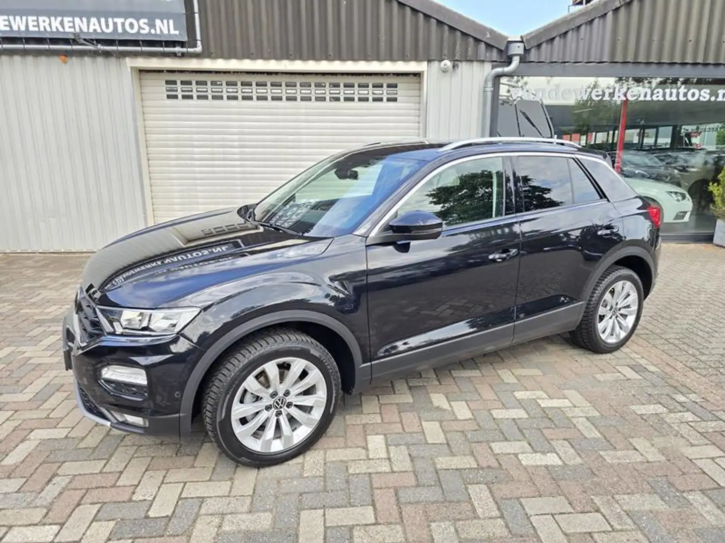 Volkswagen T-Roc 1.5 TSI Sport AUTOMAAT Clima|Navi|Camera|Virtual|N Noir - 2