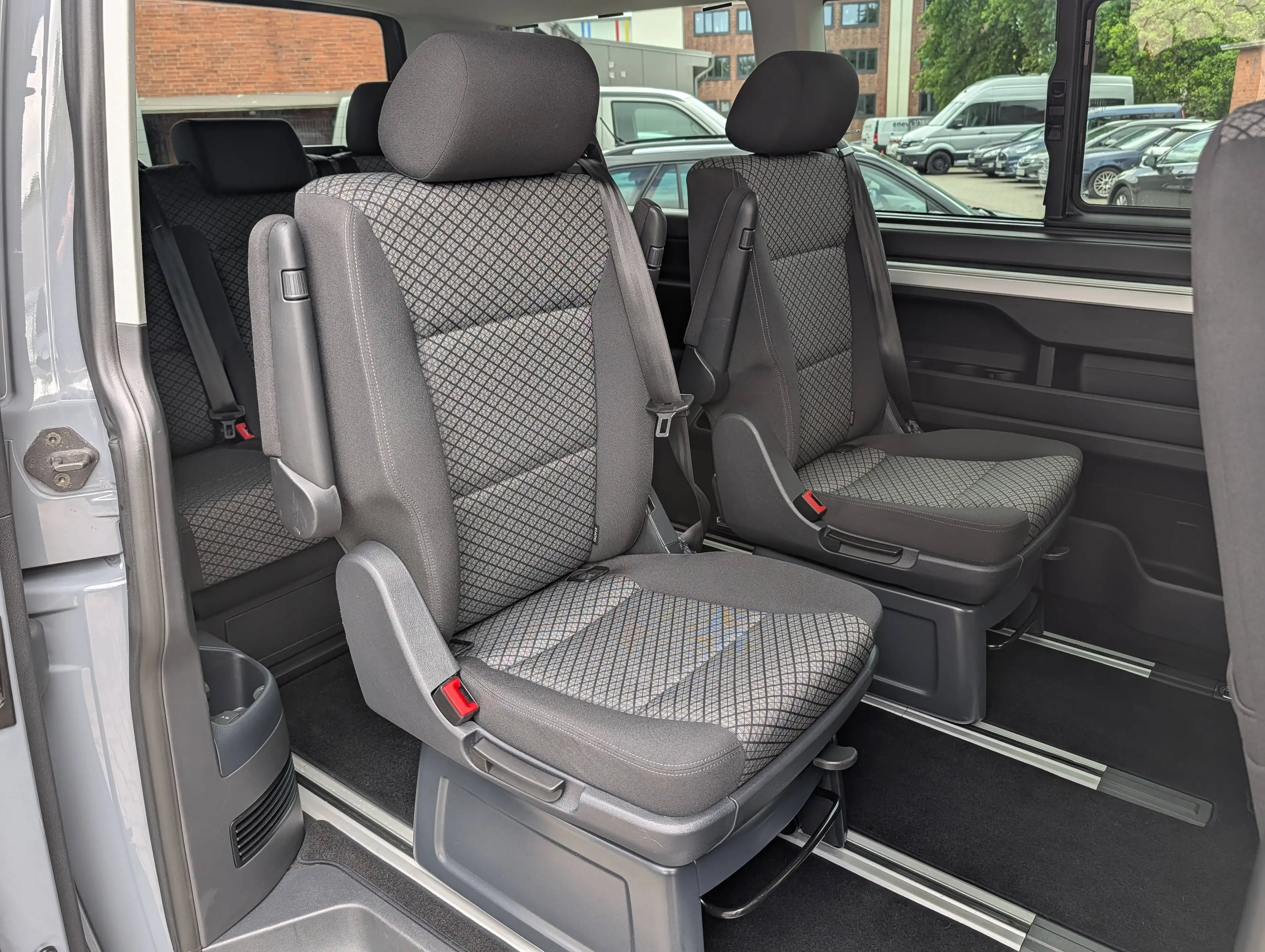 Volkswagen T6.1 Multivan Multivan Trendline | ACC | LED | Kamera | AHK | Navi | Sitzhzg | 7-Sitzer | 2 Drehsitze — photo 9
