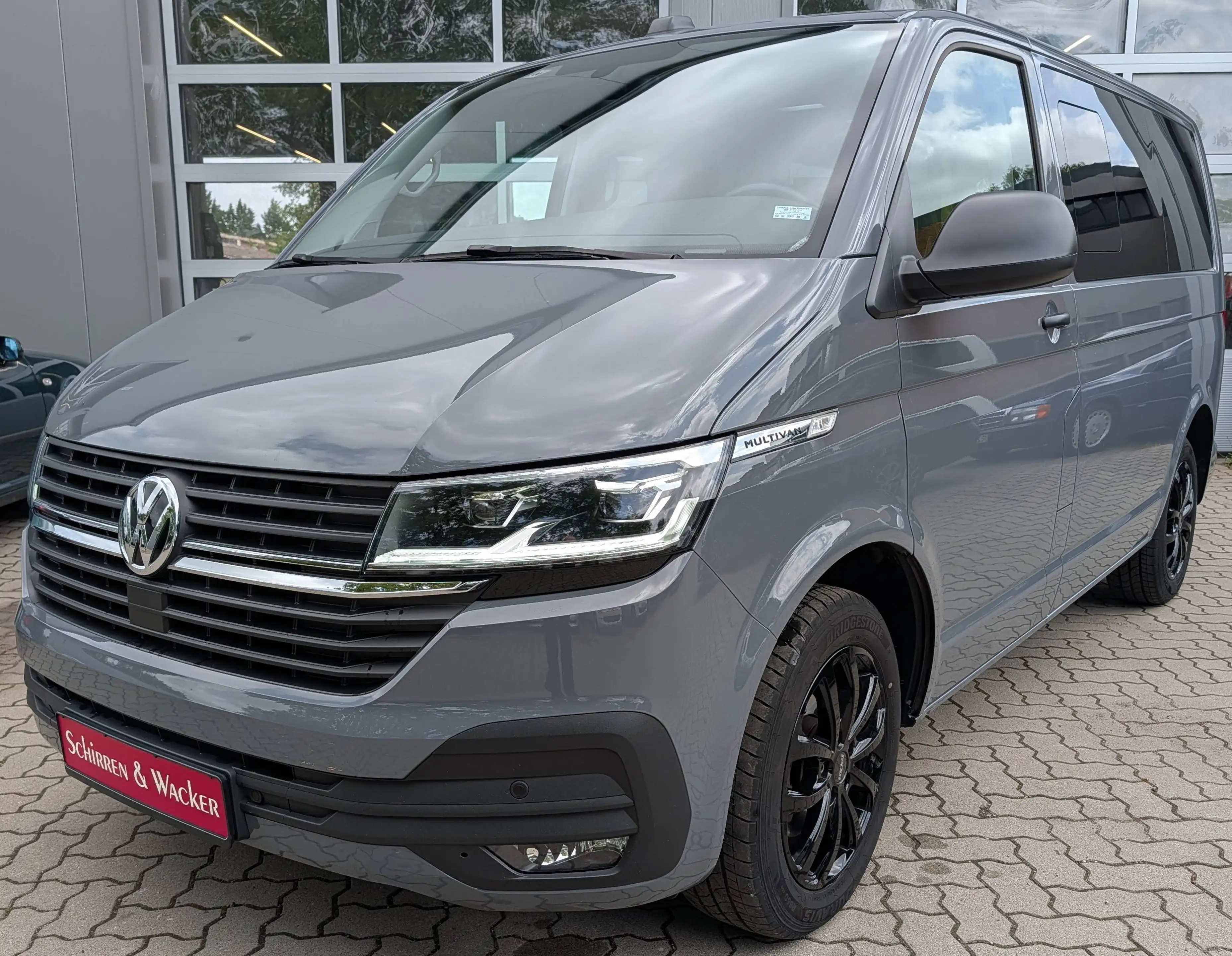 Volkswagen T6.1 Multivan Multivan Trendline | ACC | LED | Kamera | AHK | Navi | Sitzhzg | 7-Sitzer | 2 Drehsitze