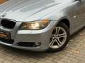 BMW 320 i Limousine/AUTOMATIK/XENON/SHZ/1.HAND/SHZ/// Blauw - thumbnail 2