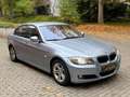 BMW 320 i Limousine/AUTOMATIK/XENON/SHZ/1.HAND/SHZ/// Blauw - thumbnail 4