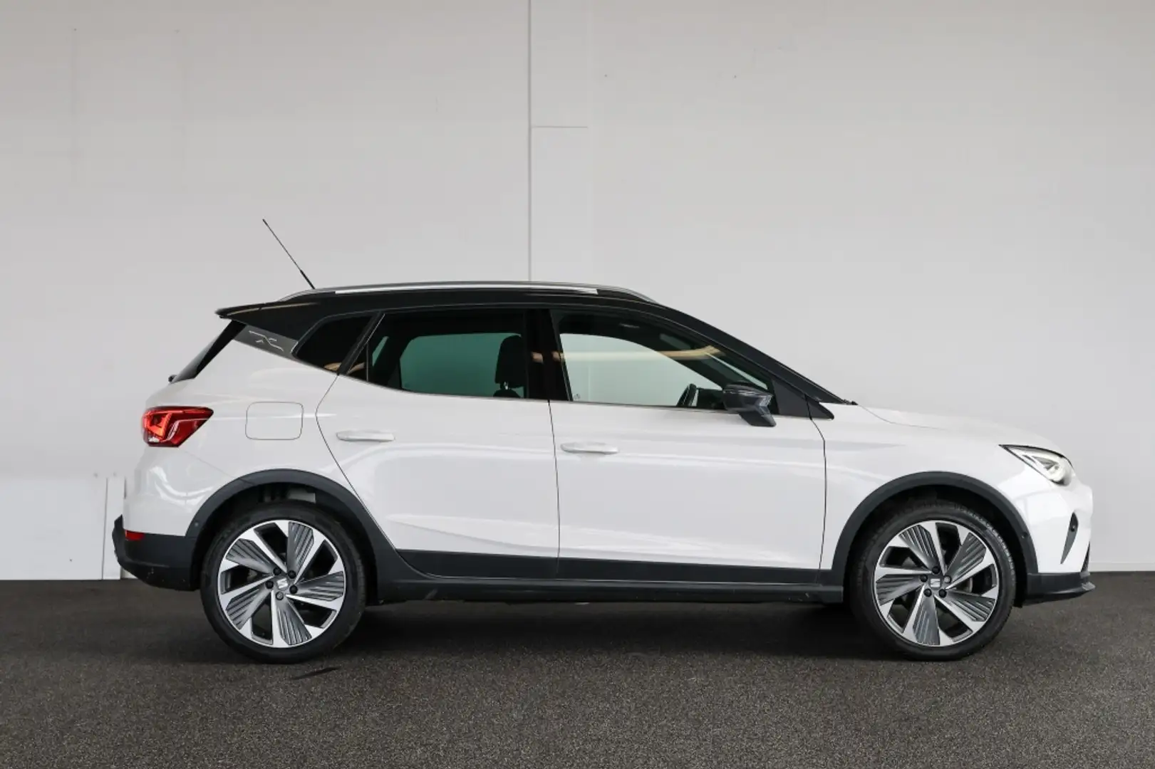 SEAT Arona 1.0 TSI FR Bns Int Weiß - 2