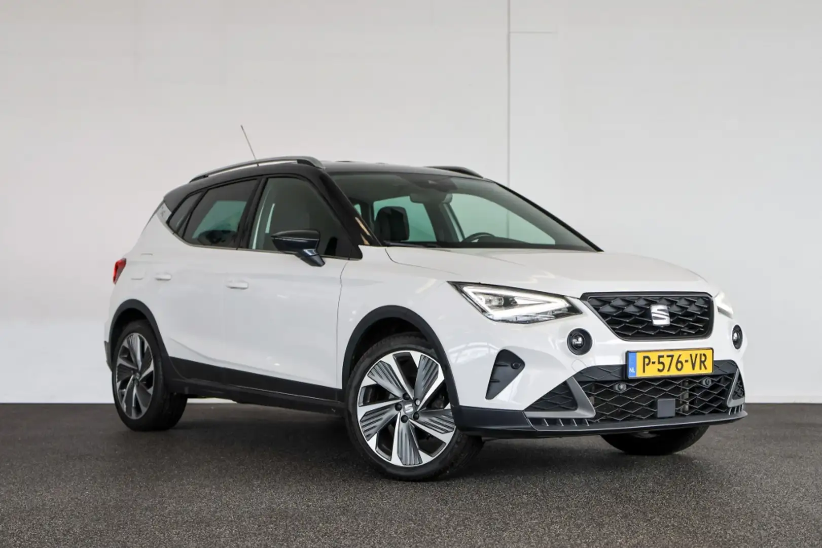 SEAT Arona 1.0 TSI FR Bns Int Weiß - 1