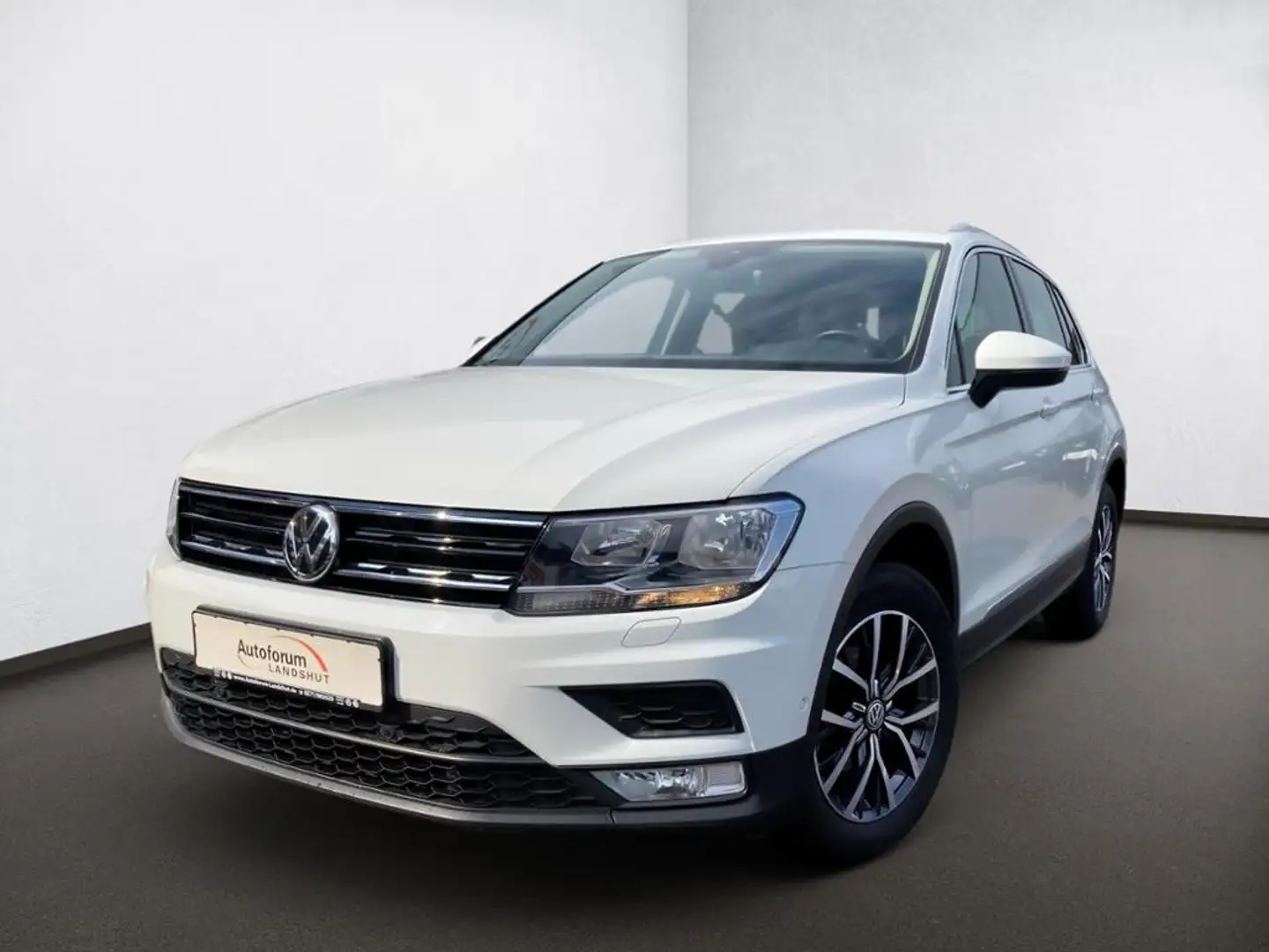 Volkswagen Tiguan 2.0 TDI Comfortline KAMERA/ACC/PLA/MFL/ Wit - 2