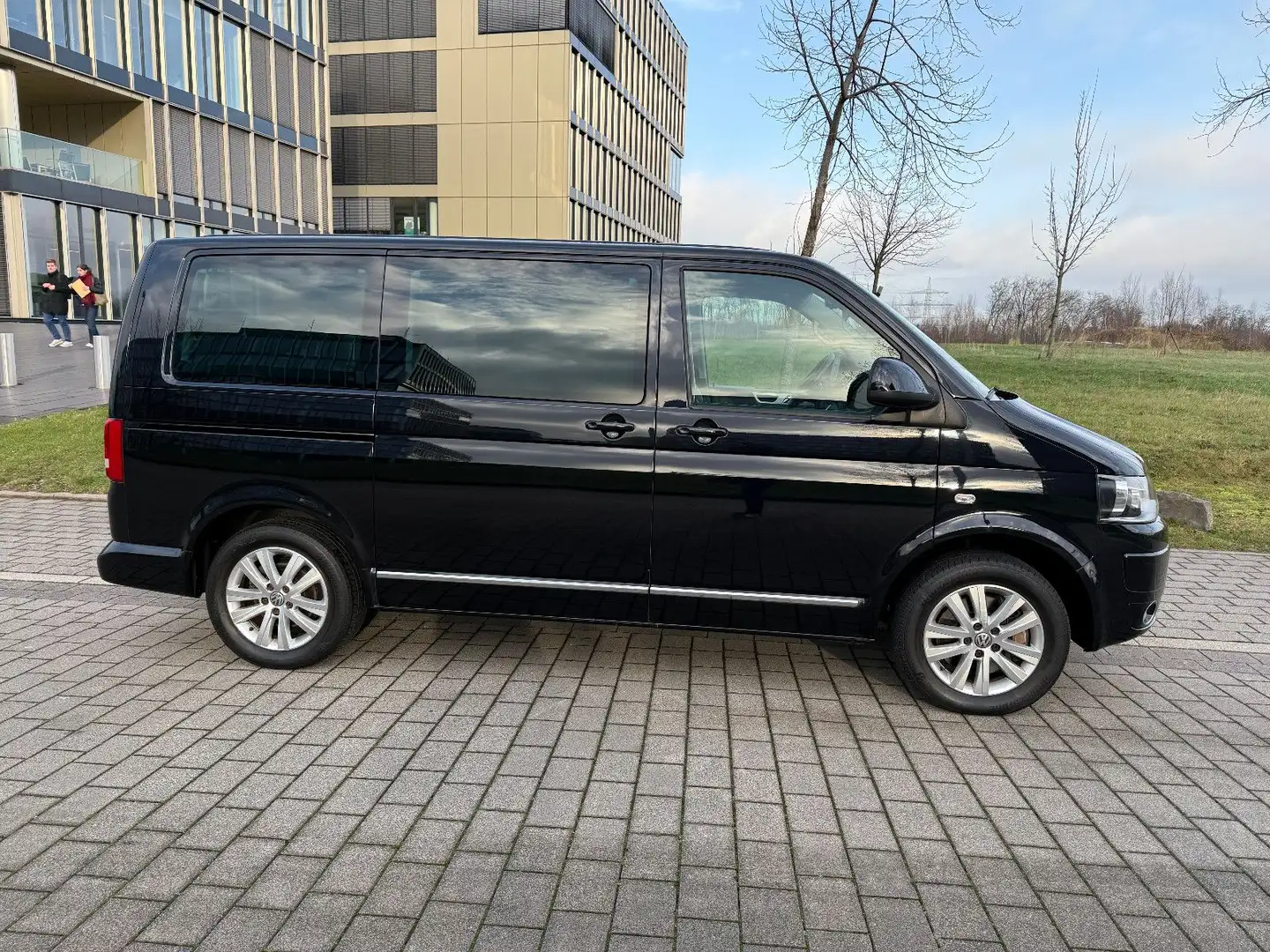 Volkswagen T5 Multivan T5  Multivan Highline + Rollstuhlgerecht + Lift Schwarz - 2