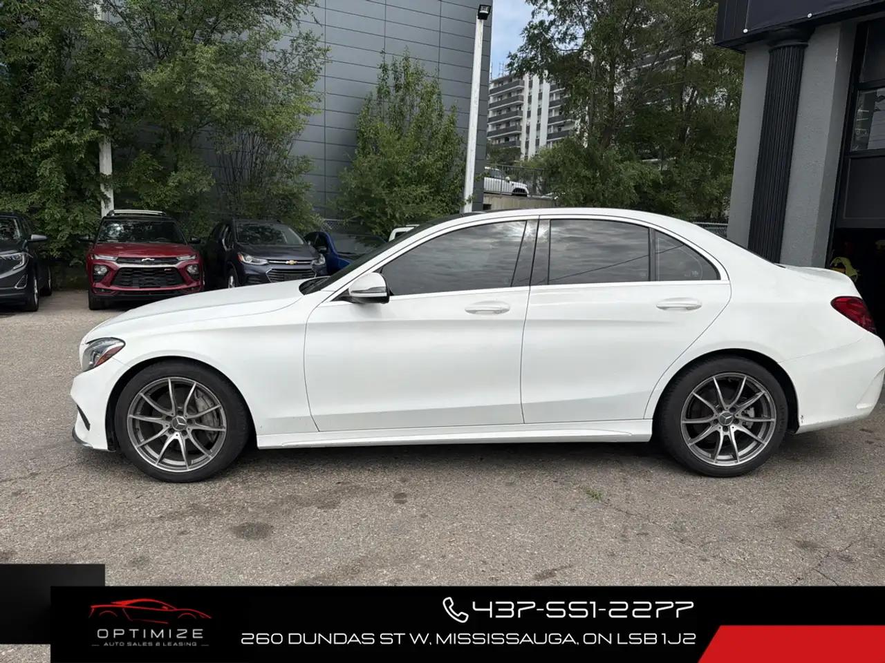 Mercedes-Benz C-Class снимка Mercedes-Benz C-Class