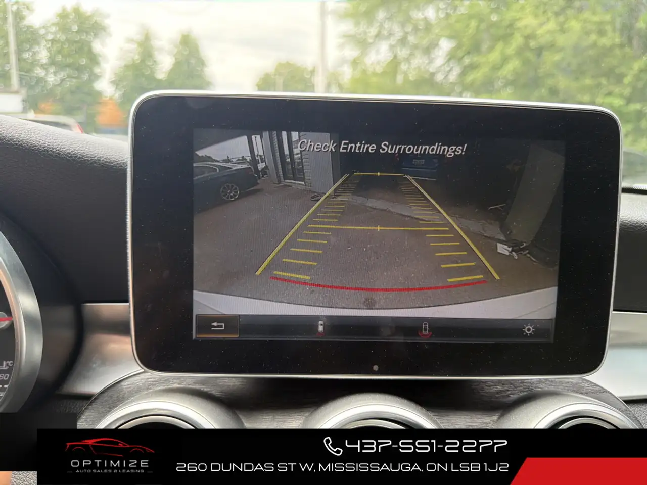 Mercedes-Benz C-Class снимка Mercedes-Benz C-Class