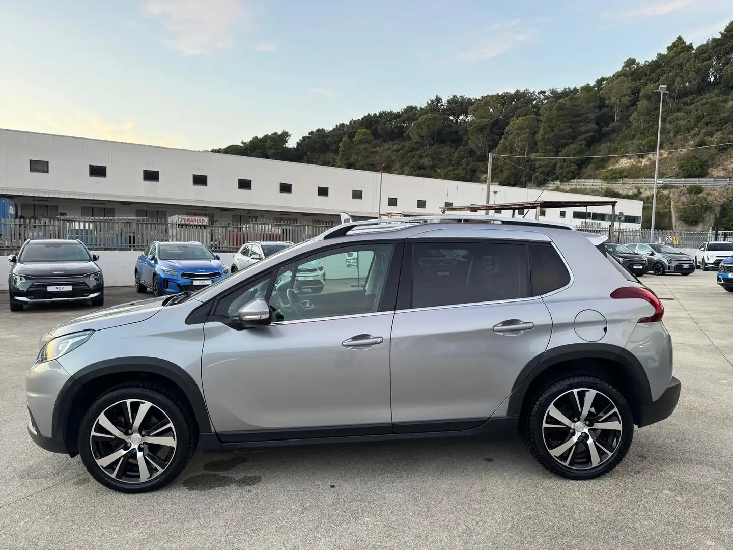 Peugeot 2008 2008 1.5 bluehdi Allure s Grigio - 2