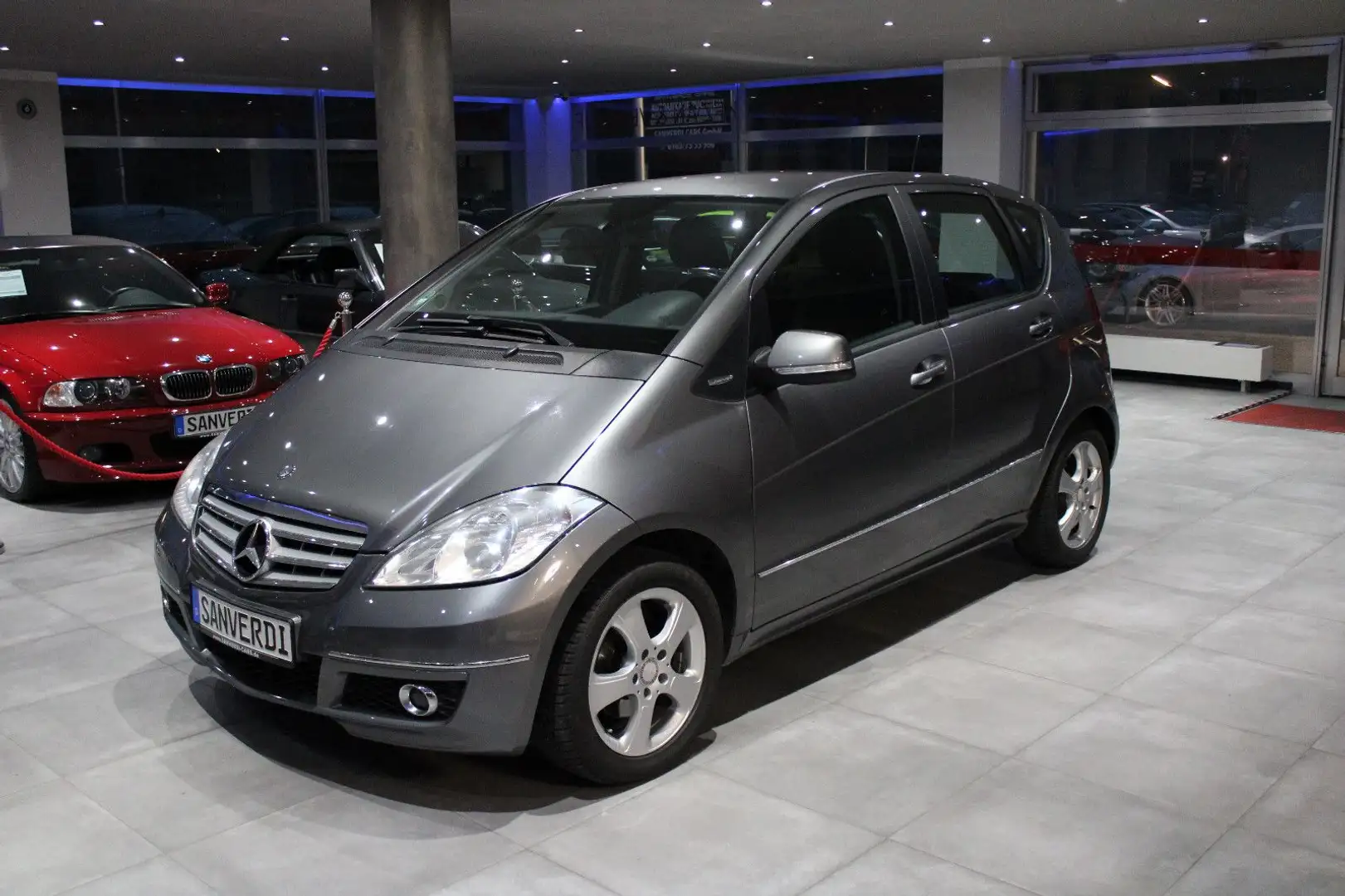 Mercedes-Benz A 180 CDI AVANTGARDE LEDER NAVI-COMAND MFL Grau - 1