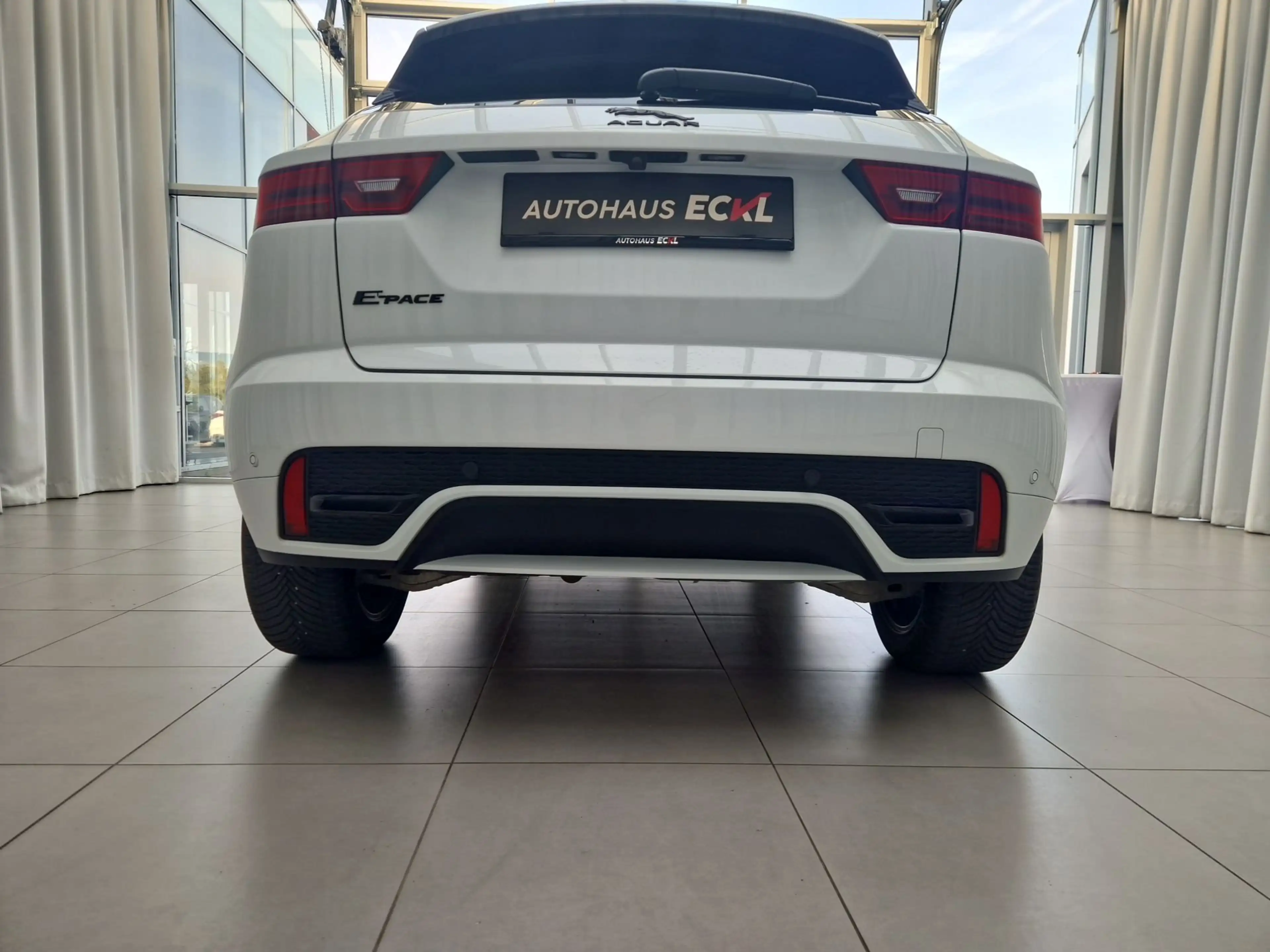Jaguar E-Pace D165 R-Dynamic SE AWD A KlimaA LM — photo 11