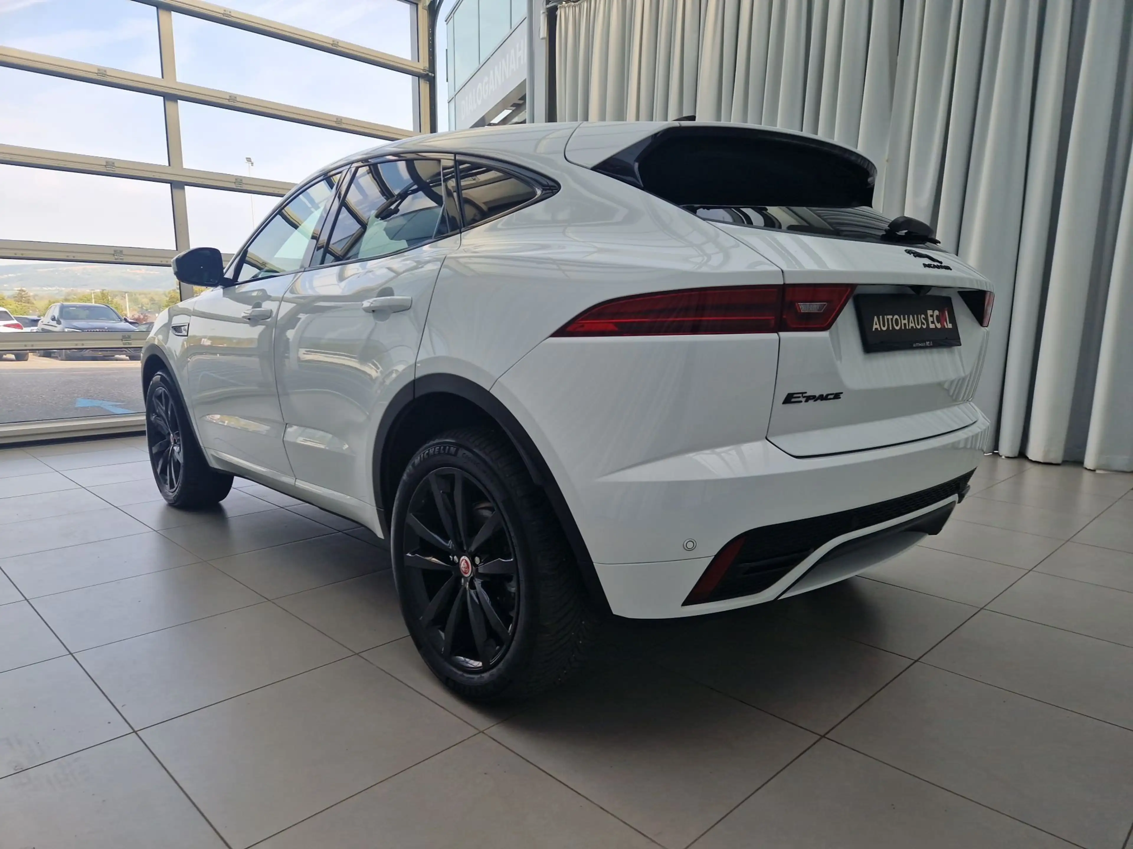 Jaguar E-Pace D165 R-Dynamic SE AWD A KlimaA LM — photo 6