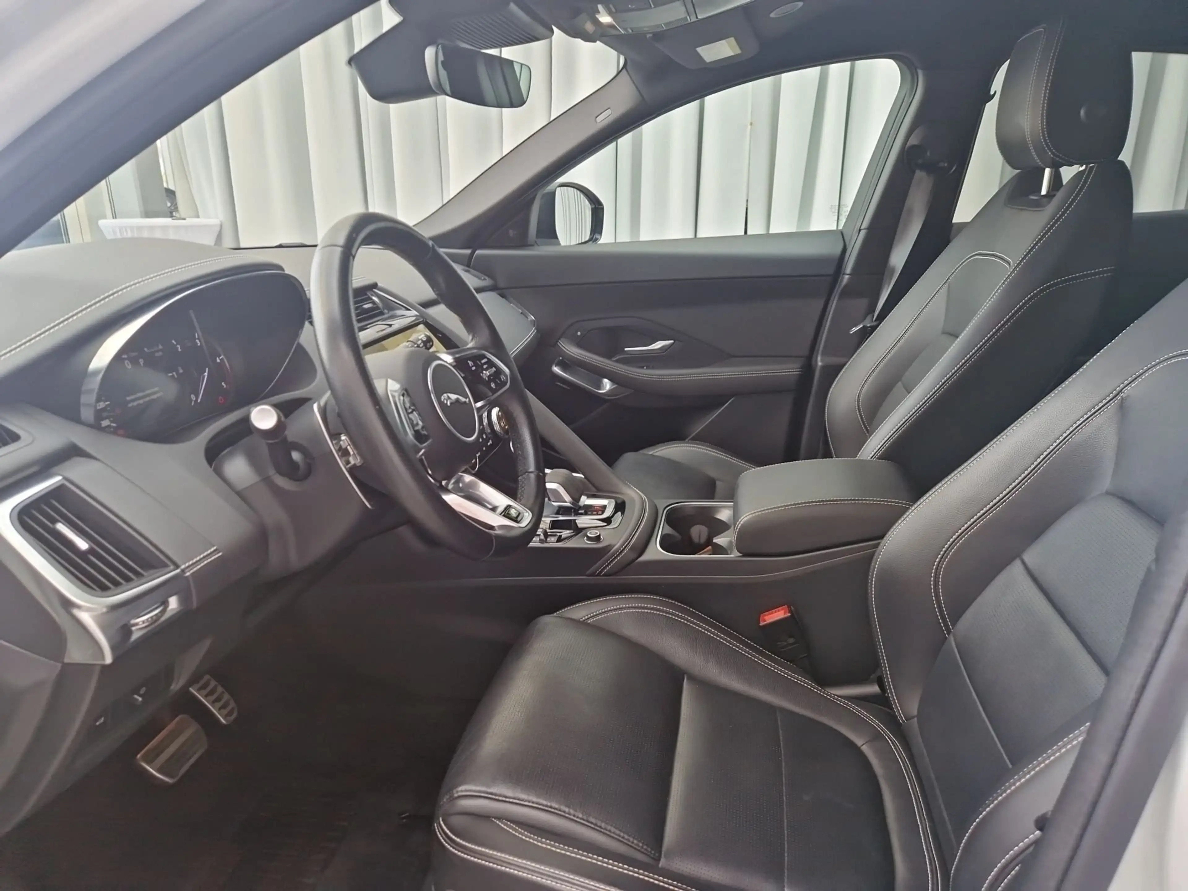 Jaguar E-Pace D165 R-Dynamic SE AWD A KlimaA LM — photo 12