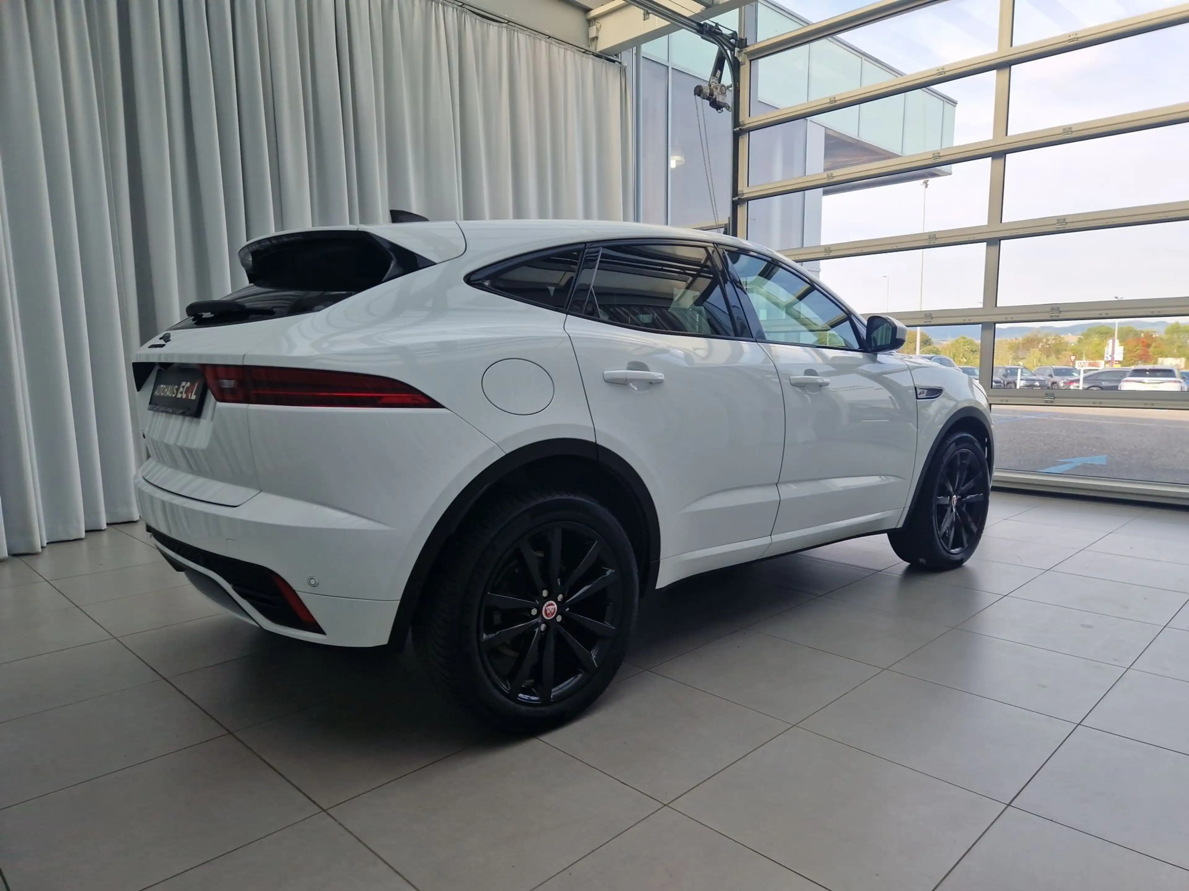 Jaguar E-Pace D165 R-Dynamic SE AWD A KlimaA LM — photo 5