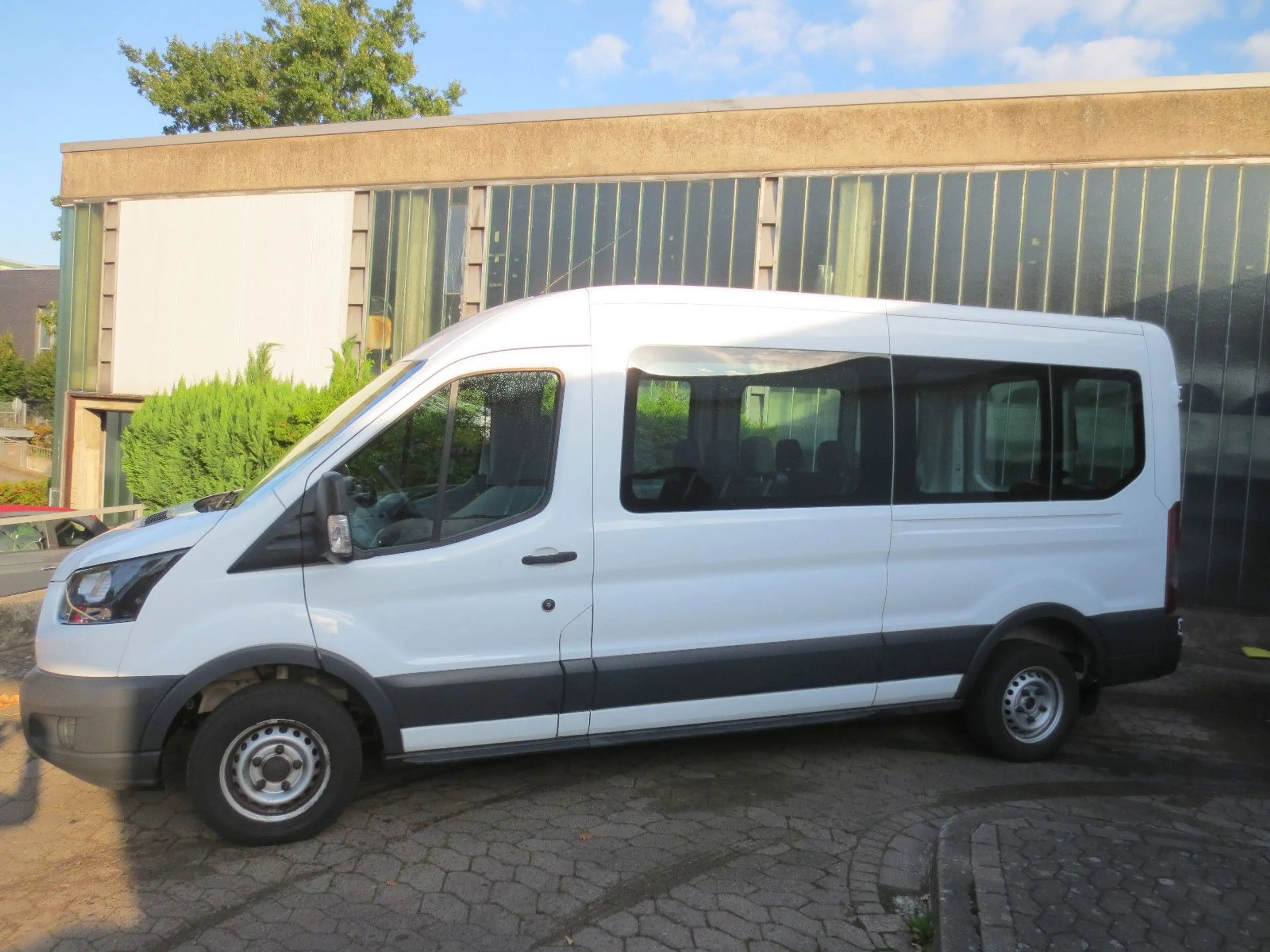 Ford Transit Kombi 310 L3 H2 Klima/9-Sitzer/1.Hd — photo 2